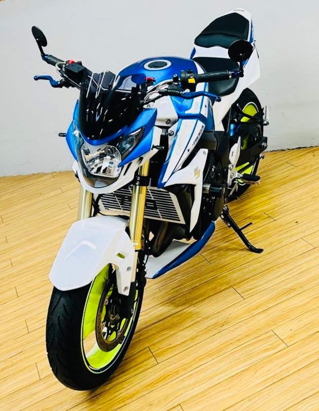 SUZUKI GSR 750 ABS-image-6