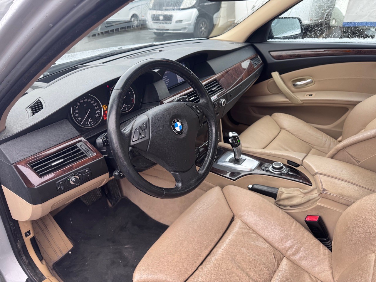 BMW 530xi Steptronic-image-6