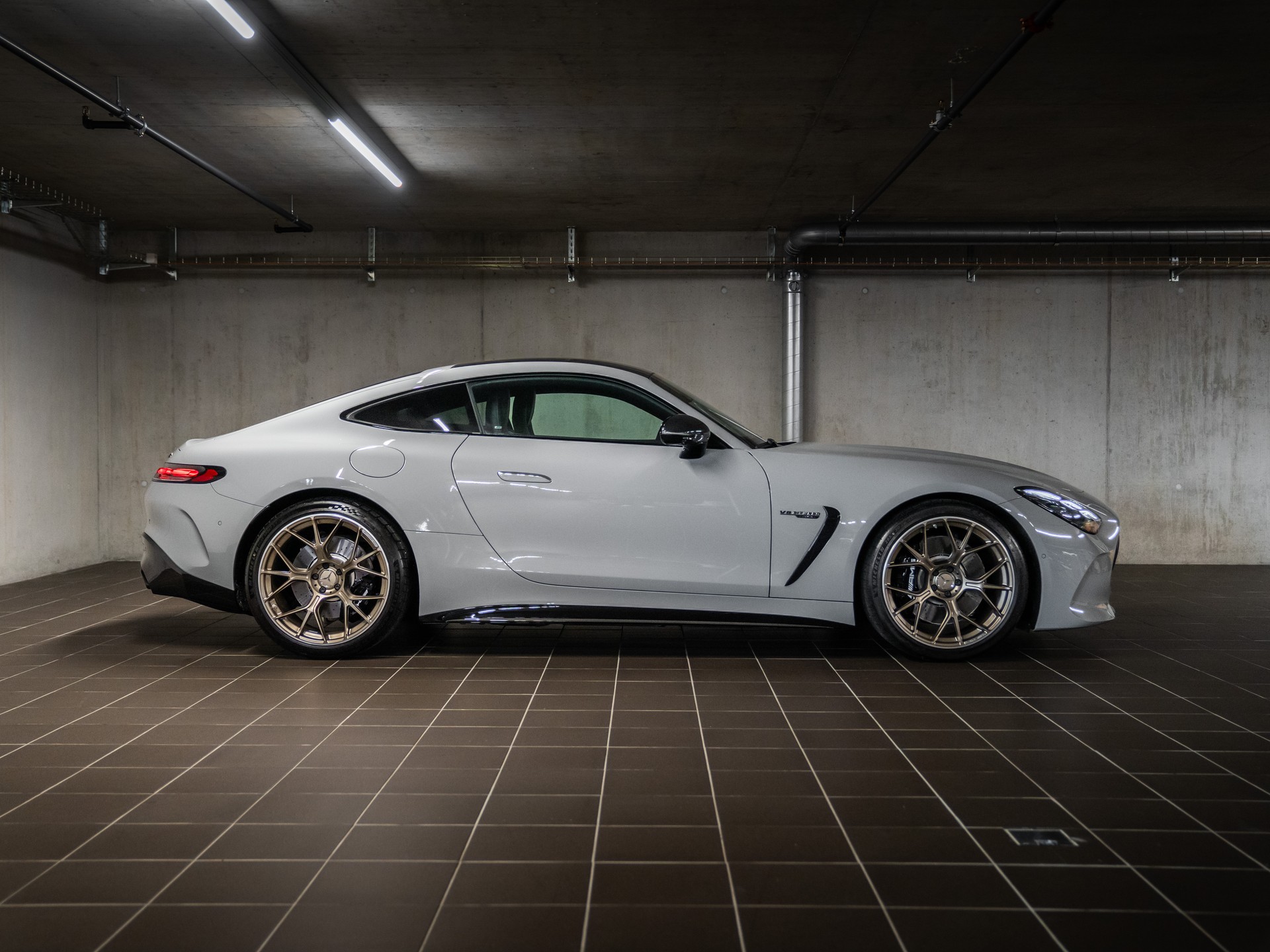 MERCEDES-BENZ AMG GT 63 4Matic+ Executive Edition-image-4