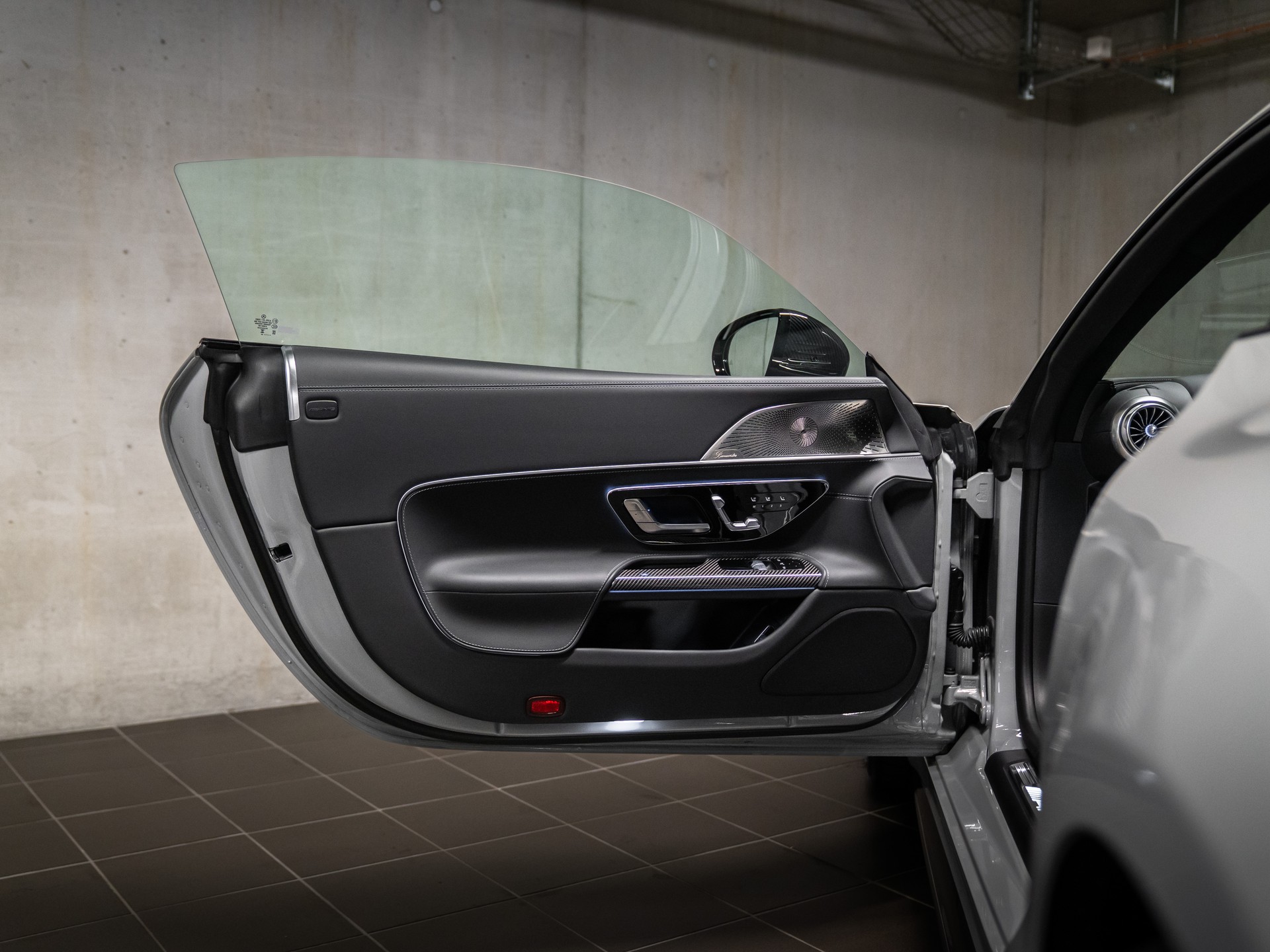 MERCEDES-BENZ AMG GT 63 4Matic+ Executive Edition-image-6