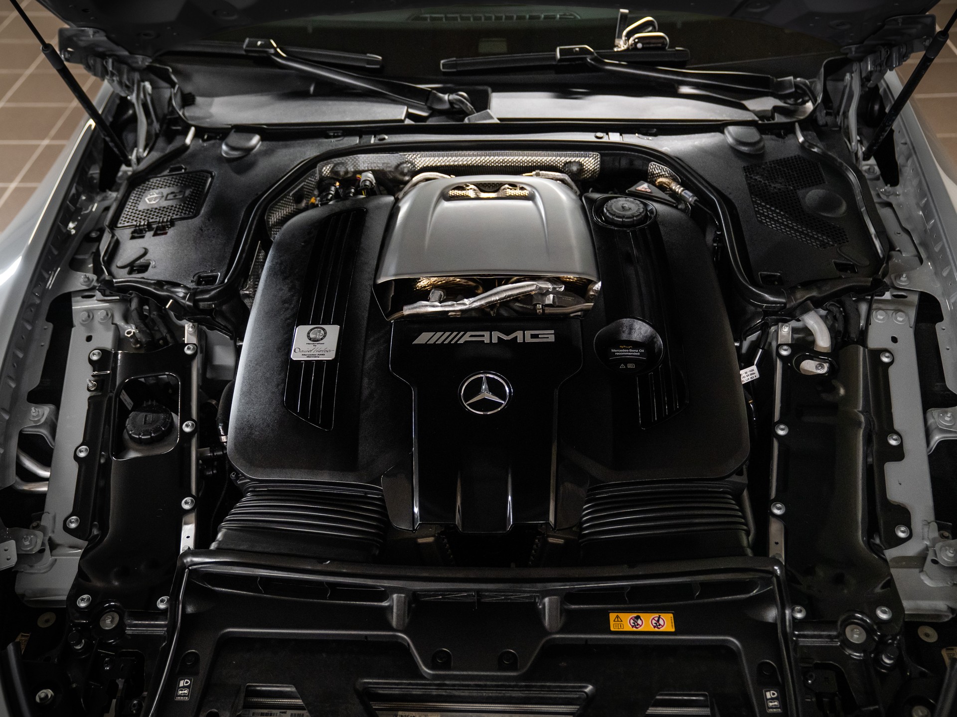 MERCEDES-BENZ AMG GT 63 4Matic+ Executive Edition-image-15