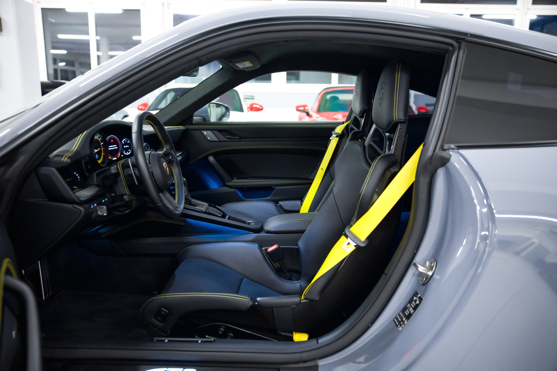 PORSCHE 911 GT3 Touring PDK 2+2 Jahre Garantie-image-17