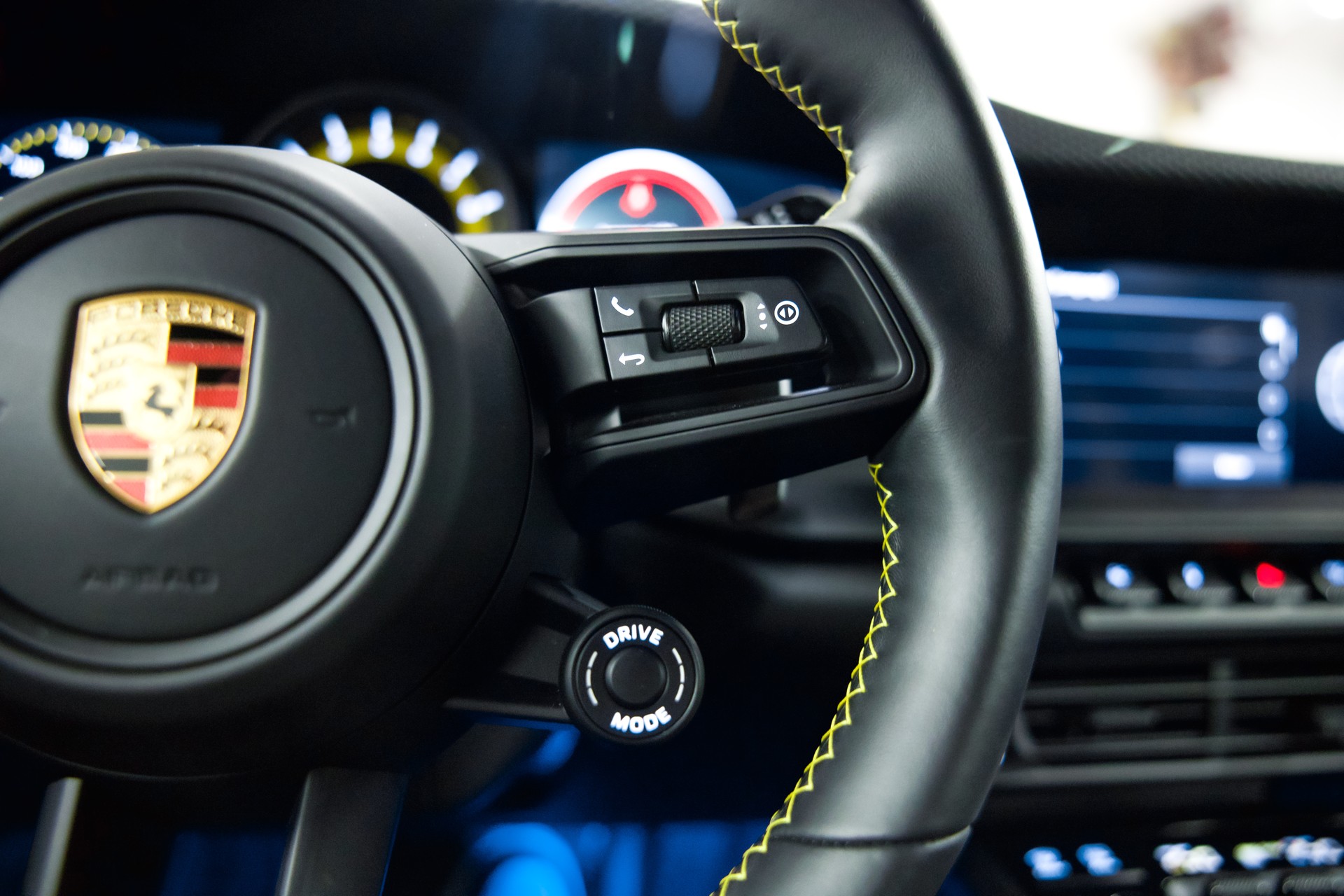 PORSCHE 911 GT3 Touring PDK 2+2 Jahre Garantie-image-23