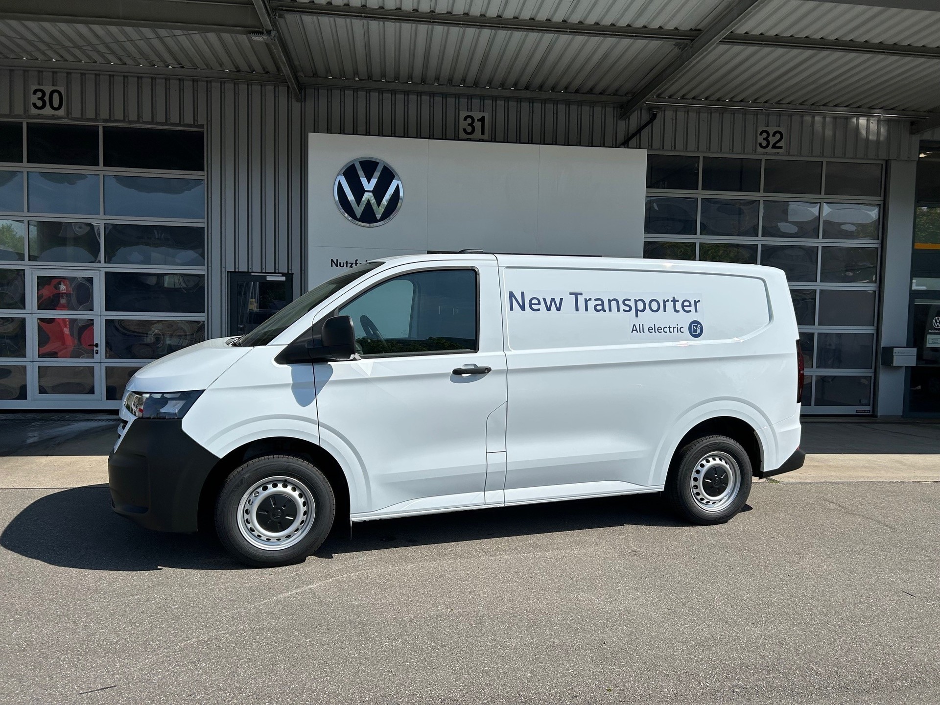 VW e-Transporter 70 kWh-showroom-element-1
