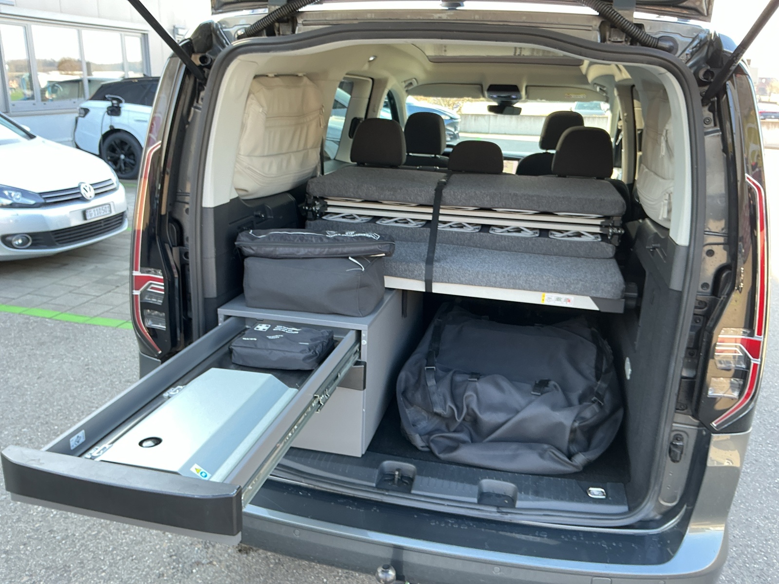 VW Caddy Maxi 2.0 TDI California DSG-image-12