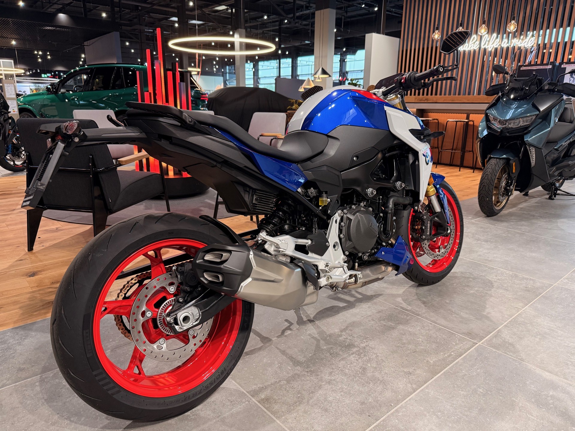 BMW F 900 R Sport-image-2