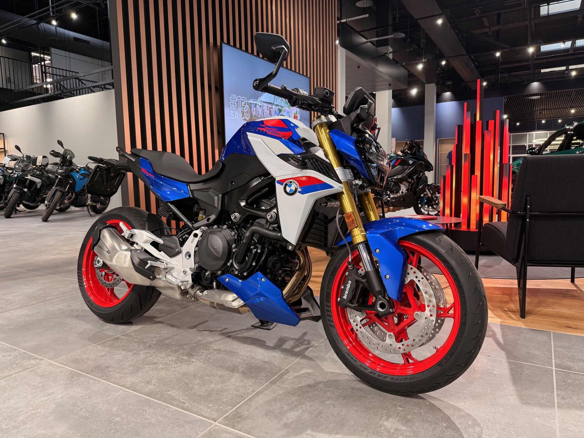 BMW F 900 R Sport-image-1