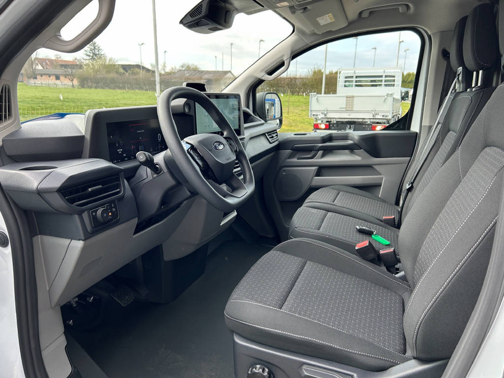FORD Transit Custom Van 320 L1 2.5 Duratec 233 Trend PHEV-image-7