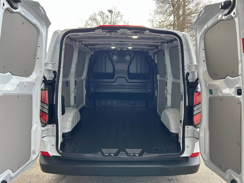 FORD Transit Custom Van 320 L1 2.5 Duratec 233 Trend PHEV-image-4