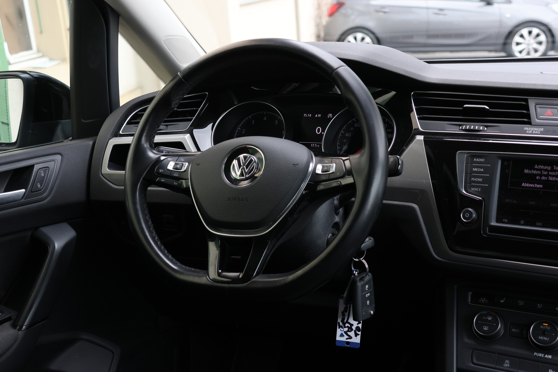 VW Touran 1.4 TSI BlueMotion Technology Trendline DSG-image-13