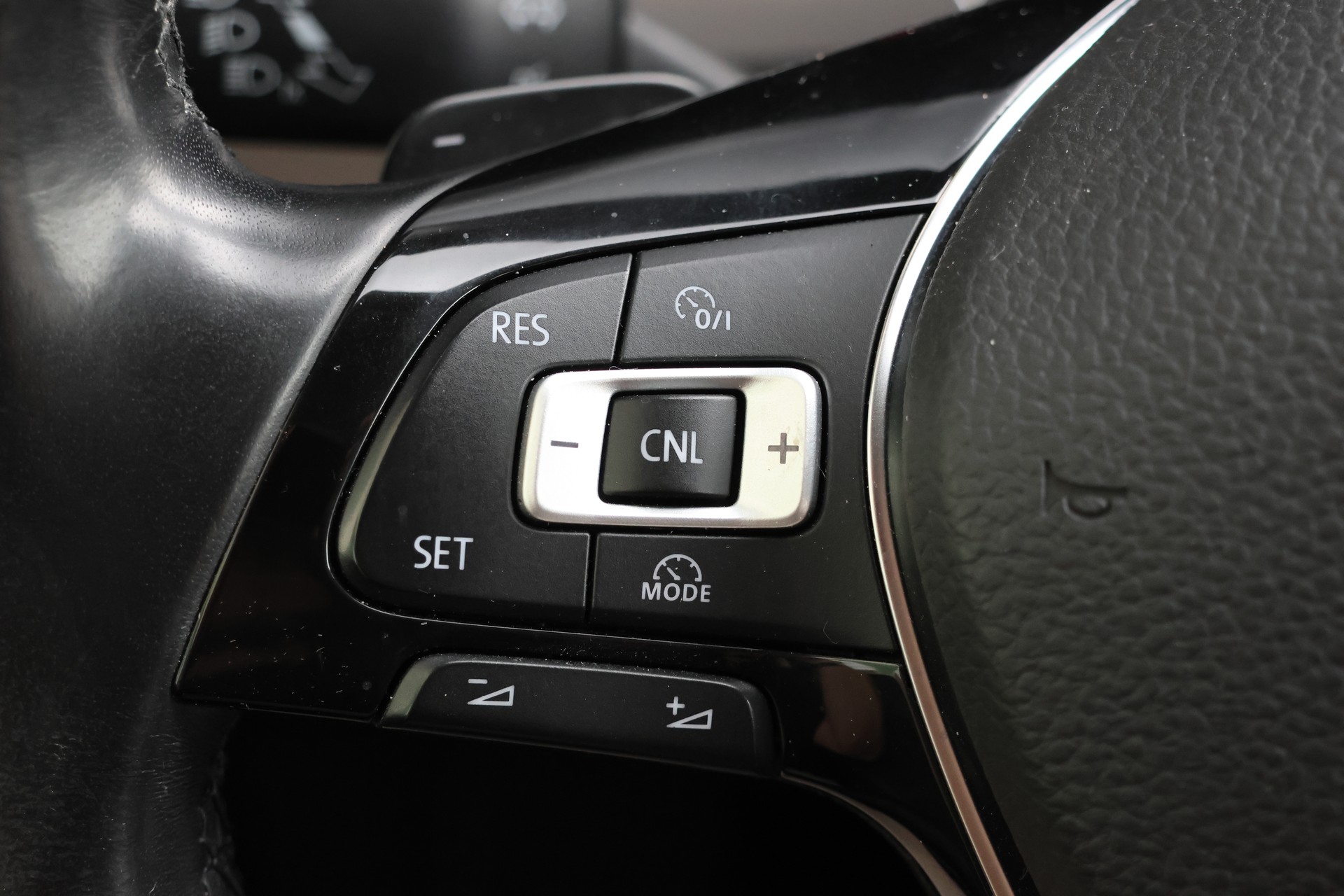 VW Touran 1.4 TSI BlueMotion Technology Trendline DSG-image-14
