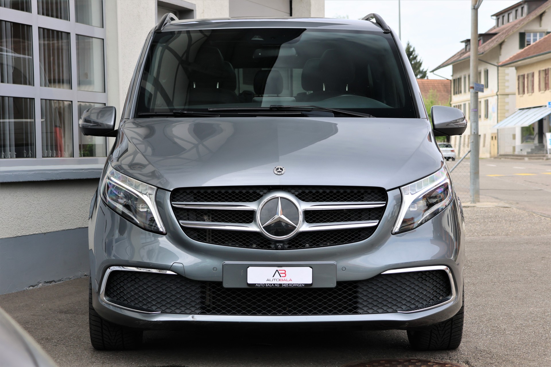 MERCEDES-BENZ V 300 d lang Swiss Edition 4Matic 9G-Tronic (CH) 7 Plätzer-showroom-element-1