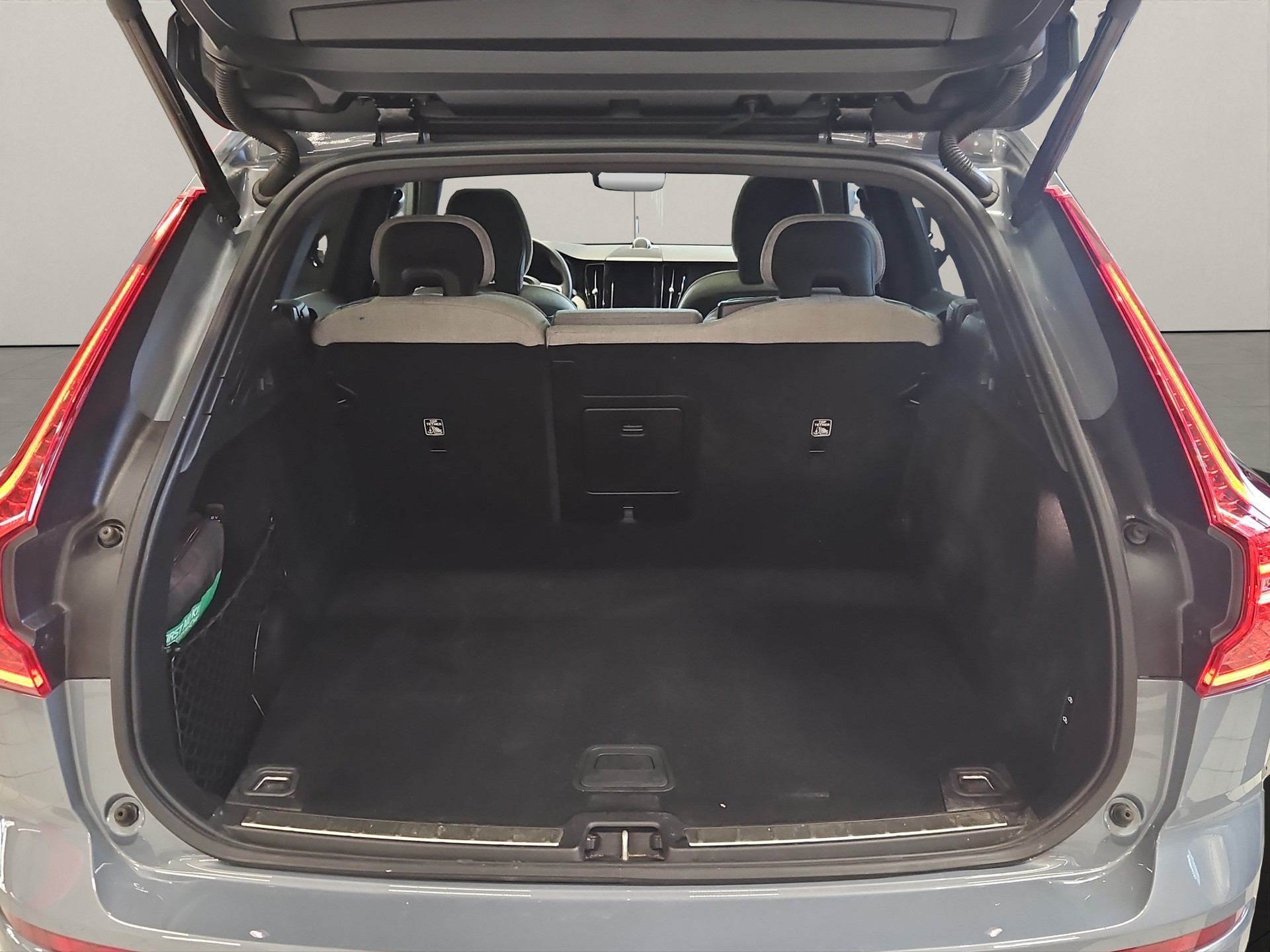 VOLVO XC60 2.0 T8 TE XCENTRIC eAWD-image-4