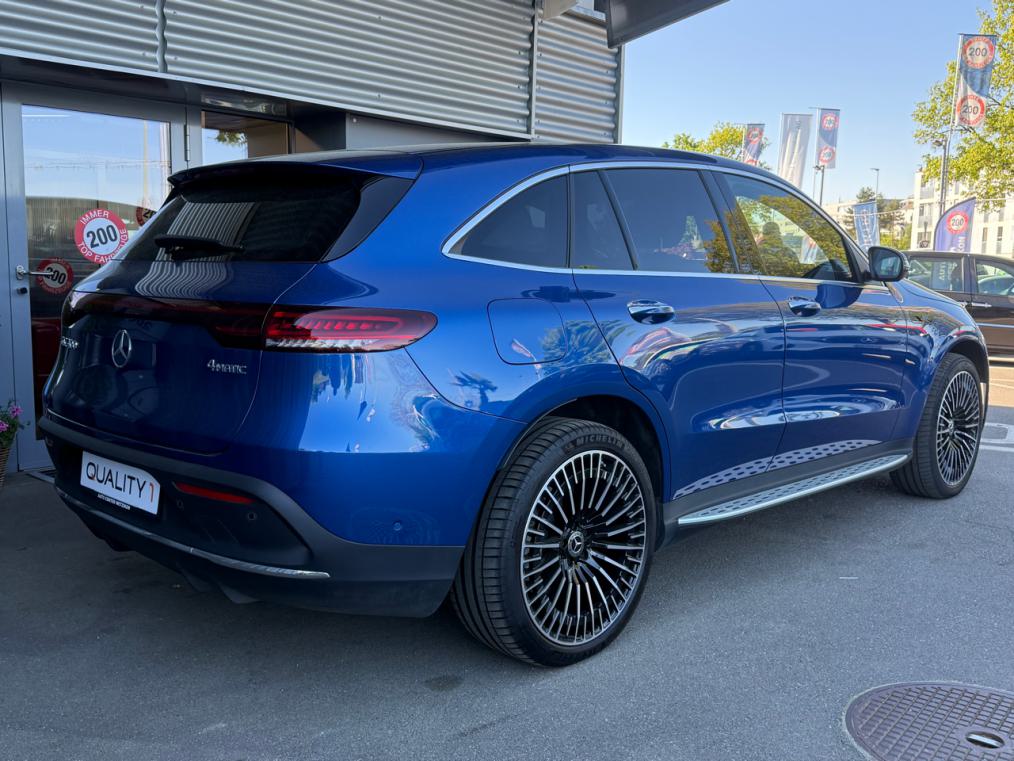 MERCEDES-BENZ EQC 400 AMG Line 4Matic-showroom-element-2