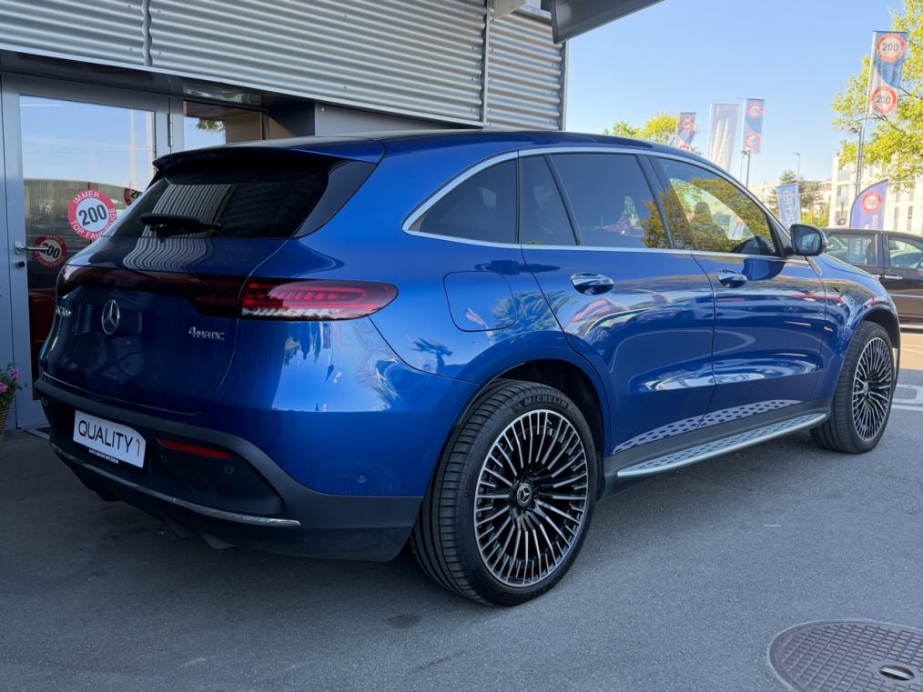 MERCEDES-BENZ EQC 400 AMG Line 4Matic-showroom-element-2