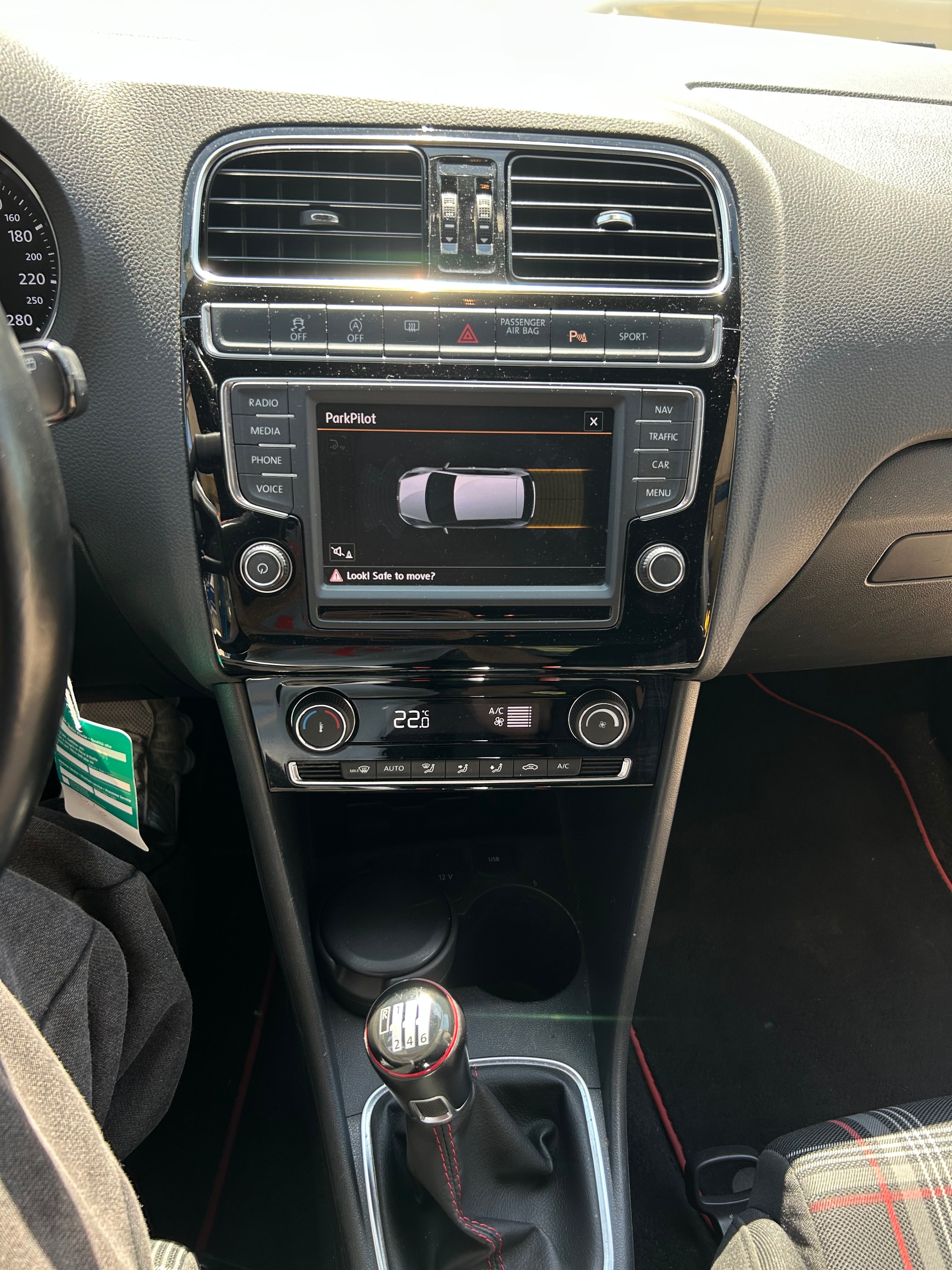 VW Polo 1.8 TSI GTI-image-12