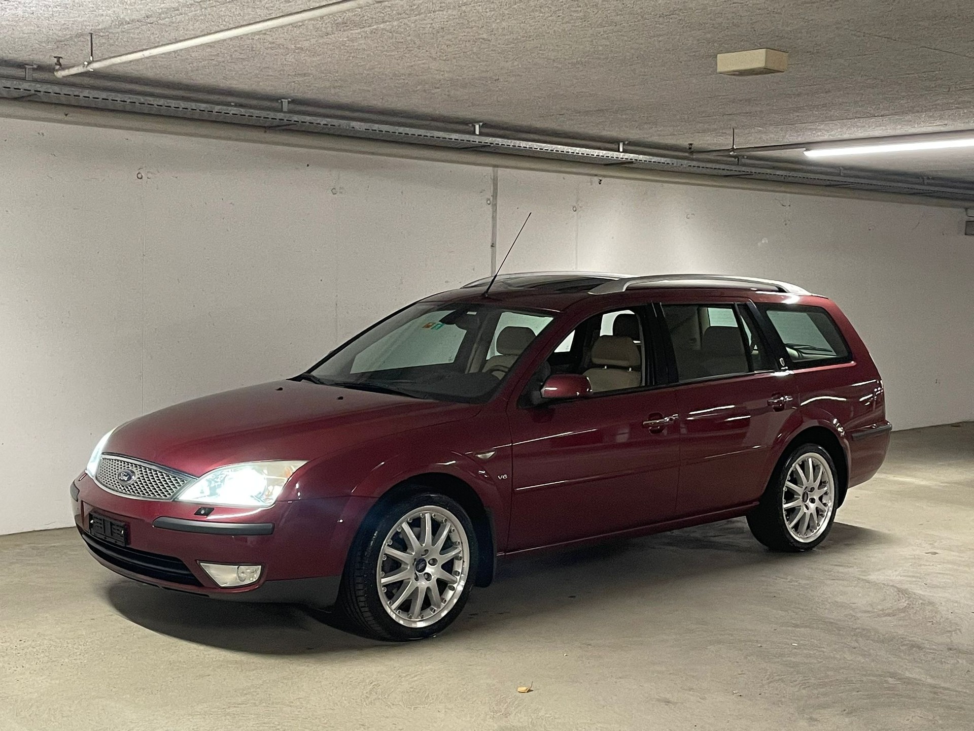 FORD Mondeo 2.5i V6 Executive // MFK NEU