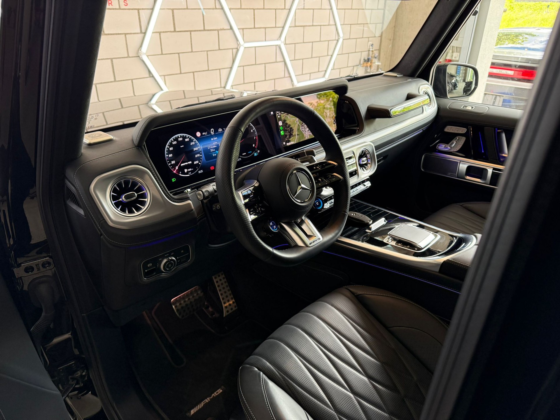 MERCEDES-BENZ G 63 AMG 9G-Tronic-image-7