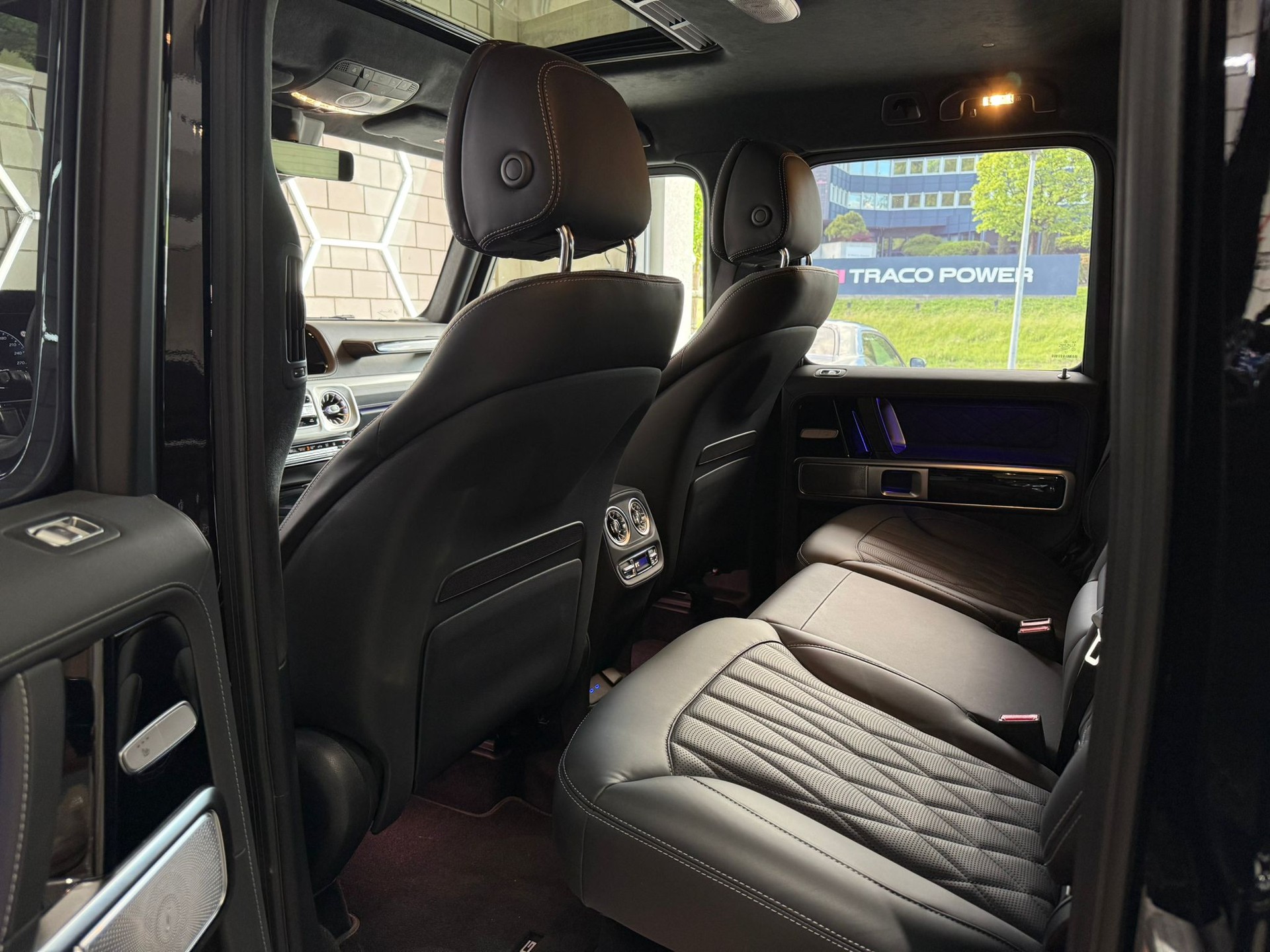 MERCEDES-BENZ G 63 AMG 9G-Tronic-image-12