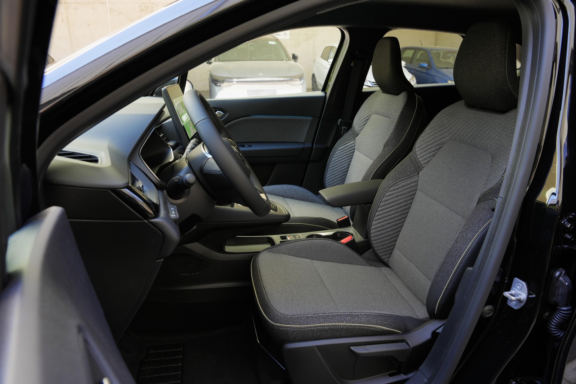 MITSUBISHI Grandis 1.8 HEV Intense-image-6