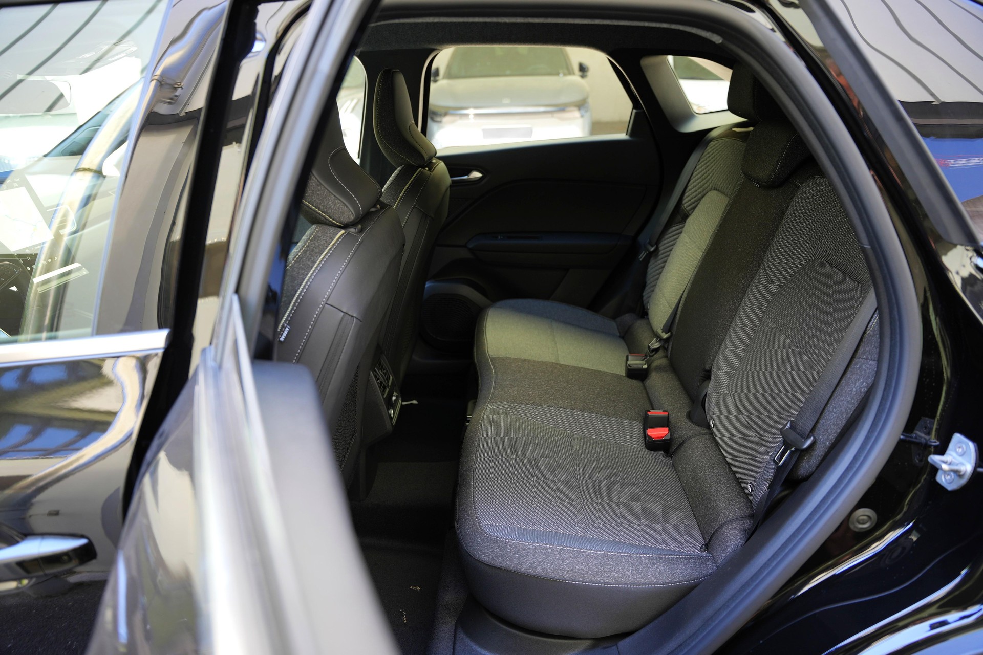 MITSUBISHI Grandis 1.8 HEV Intense-image-7
