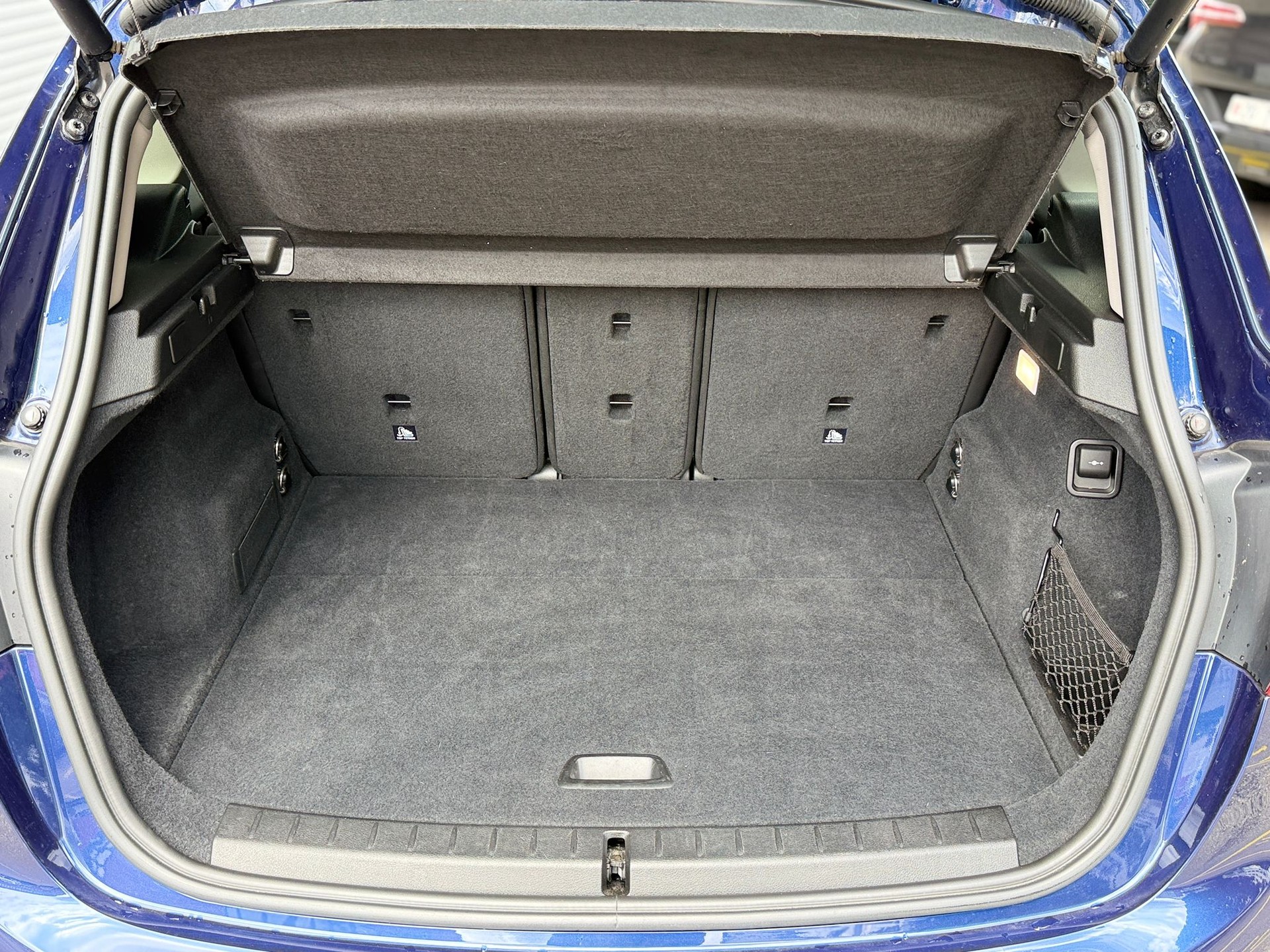 BMW 218d xDrive Active Tourer-image-26