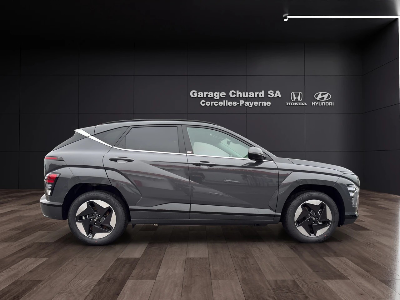 HYUNDAI Kona EV 65.4 kWh Amplia-showroom-element-3
