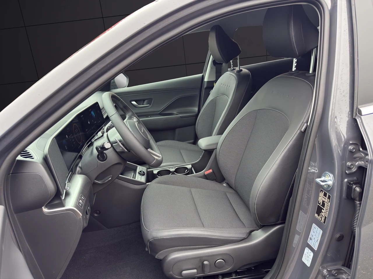 HYUNDAI Kona EV 65.4 kWh Amplia-image-15