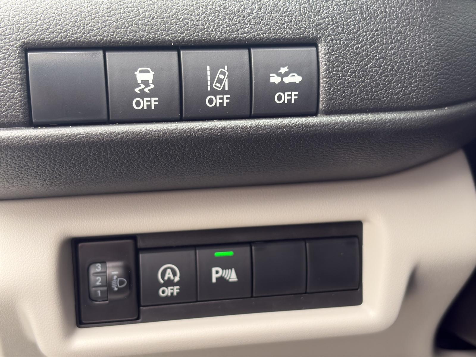 SUZUKI Swift 1.2 Sakura Top Hybrid 4x4-image-17