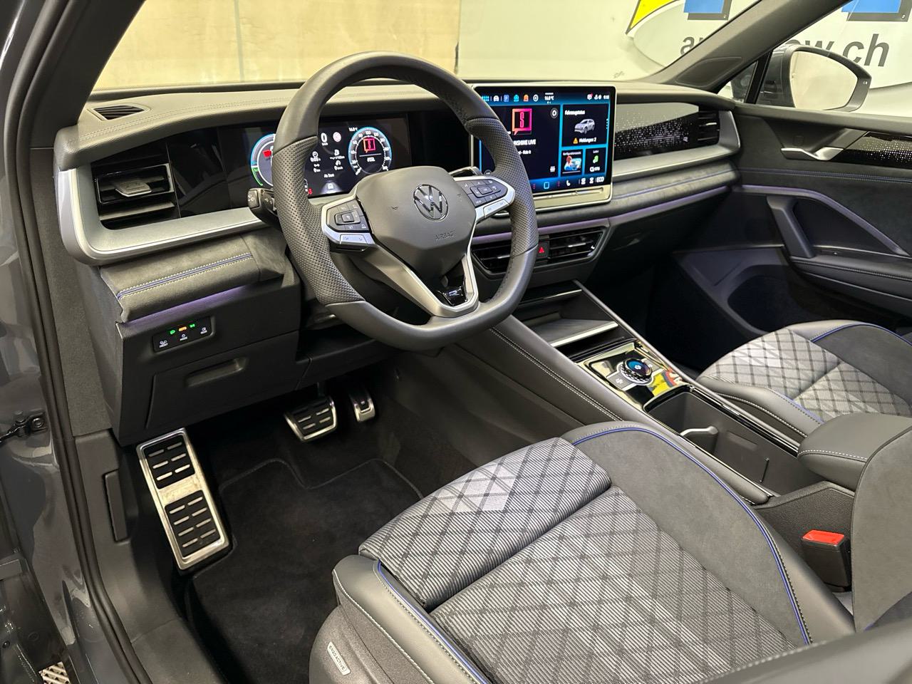 VW Tayron 1.5 TSI PHEV R-Line Black Style-showroom-element-2