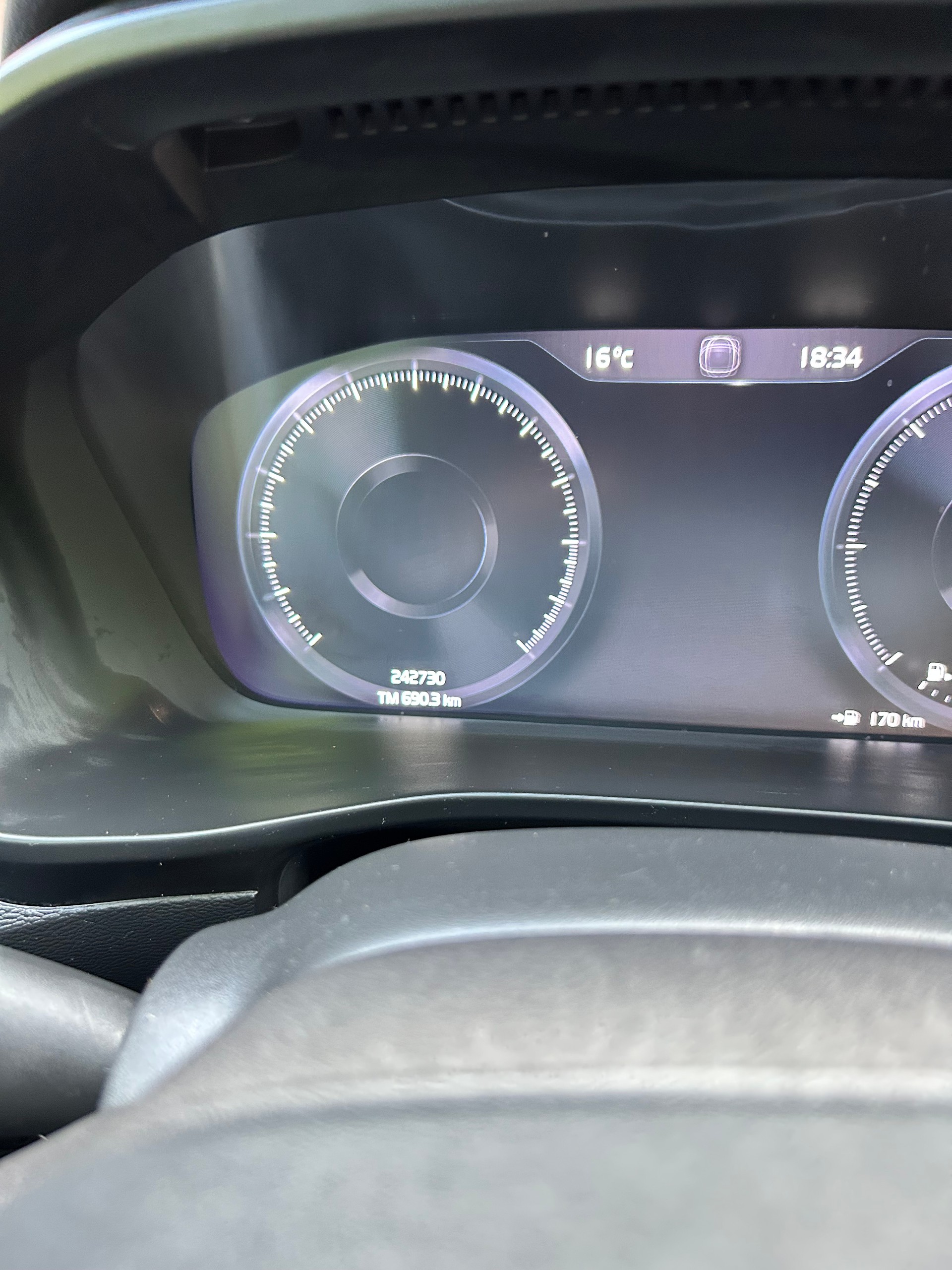 VOLVO XC40 D4 AWD Momentum Geartronic-image-11