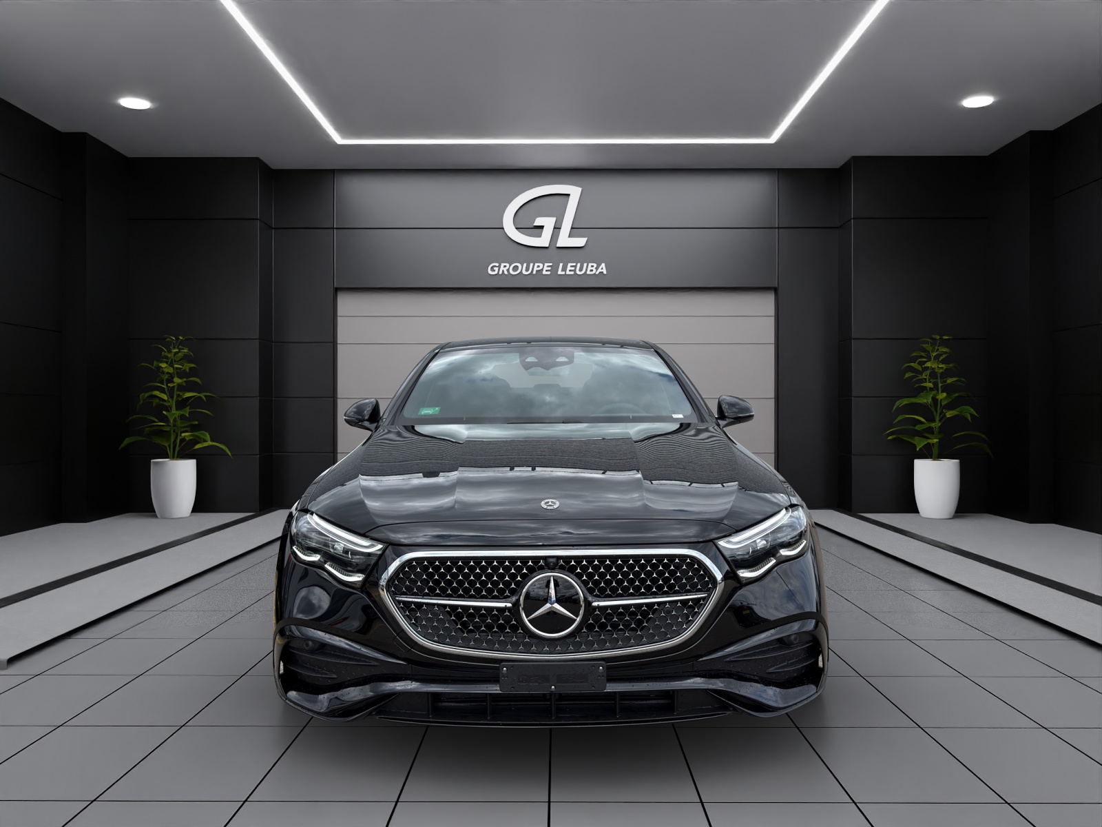 MERCEDES-BENZ E 300 e 4Matic 9G-Tronic-showroom-element-1
