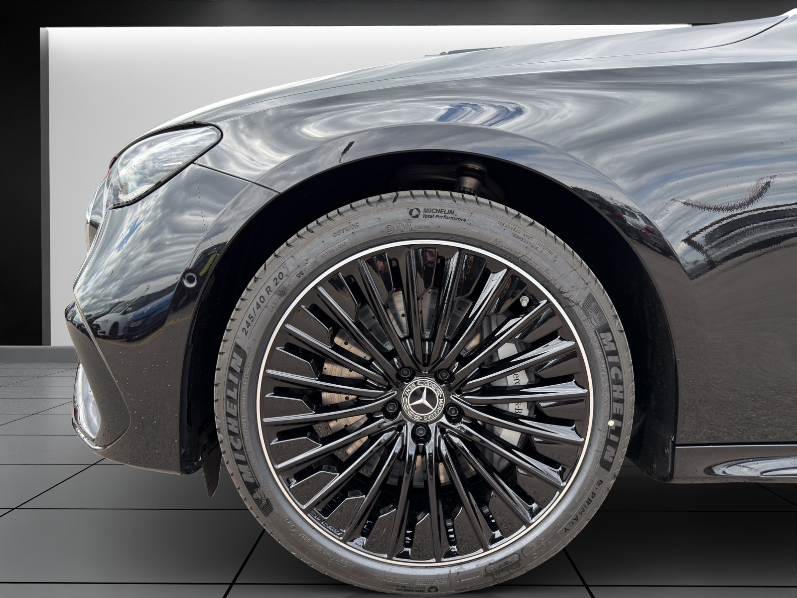 MERCEDES-BENZ E 300 e 4Matic 9G-Tronic-image-5