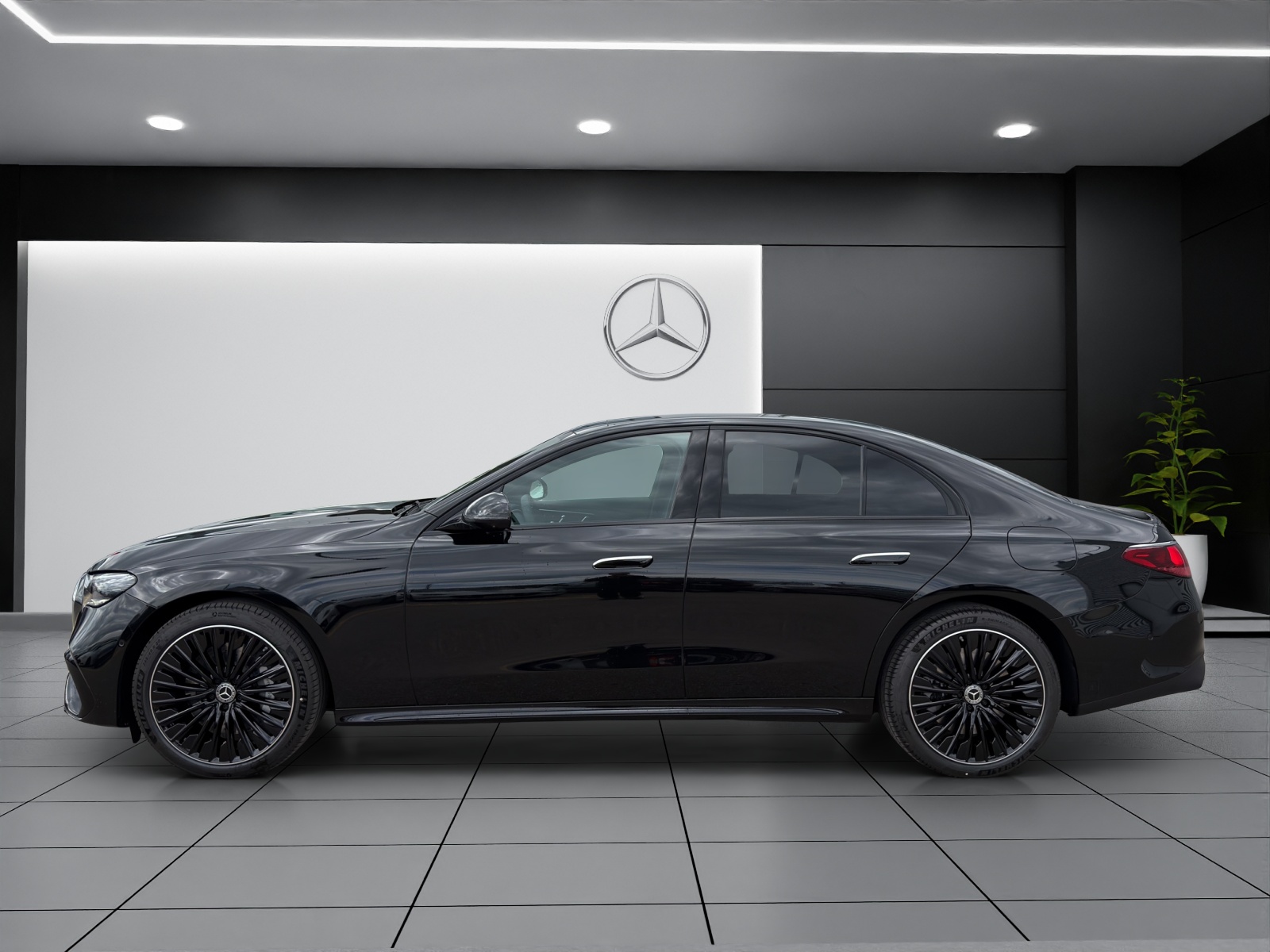 MERCEDES-BENZ E 300 e 4Matic 9G-Tronic-showroom-element-2