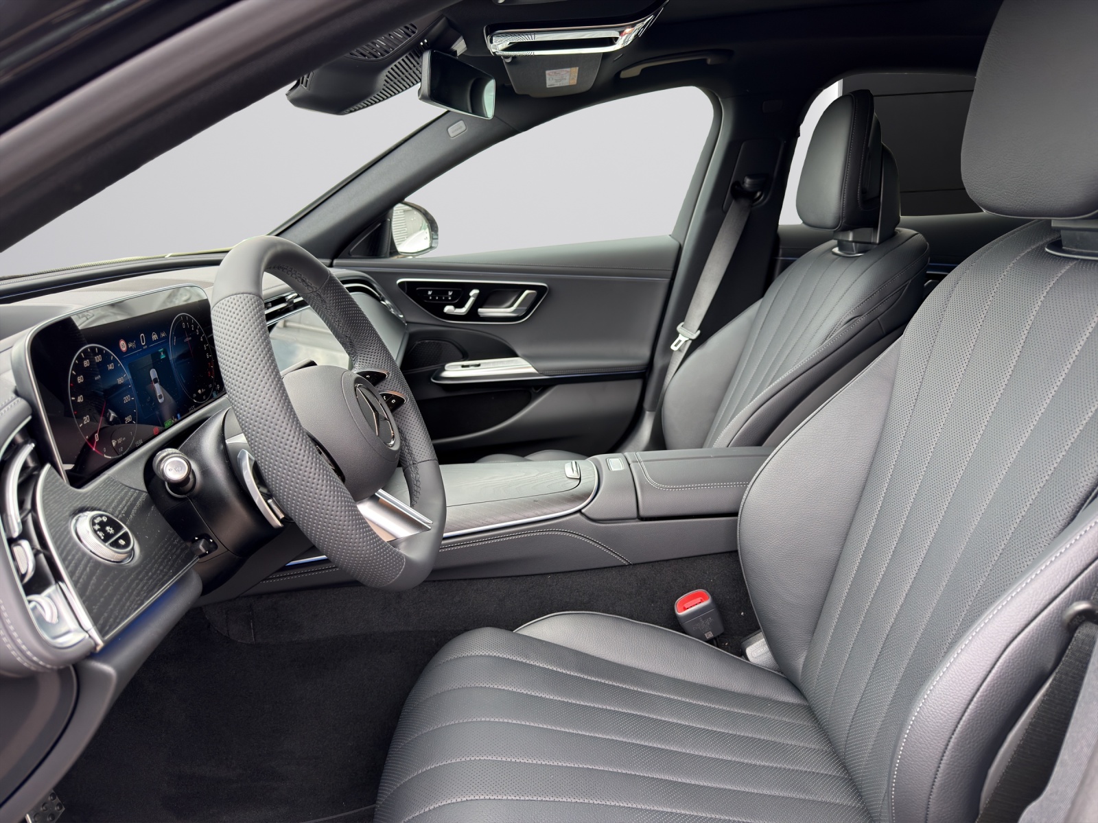 MERCEDES-BENZ E 300 e 4Matic 9G-Tronic-image-6
