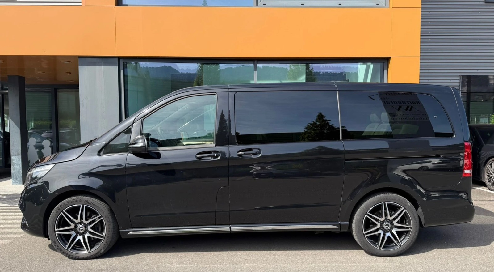 MERCEDES-BENZ V 300 d lang AMG Line Av. 4Matic 9G-Tronic / Pano-Dach + El.-Türen-image-7