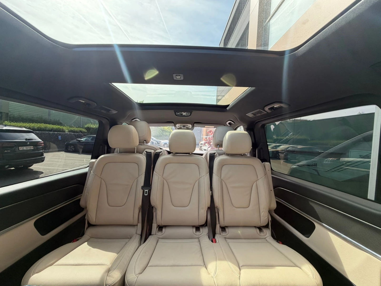 MERCEDES-BENZ V 300 d lang AMG Line Av. 4Matic 9G-Tronic / Pano-Dach + El.-Türen-image-14