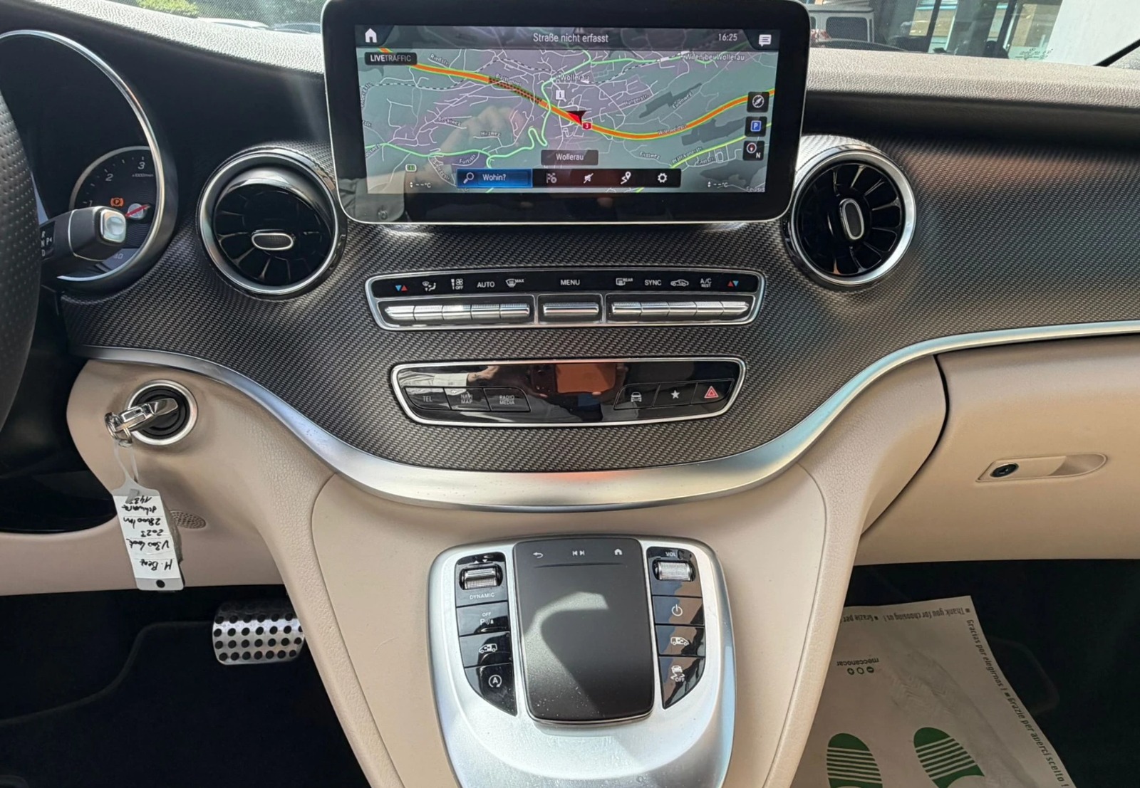 MERCEDES-BENZ V 300 d lang AMG Line Av. 4Matic 9G-Tronic / Pano-Dach + El.-Türen-image-13