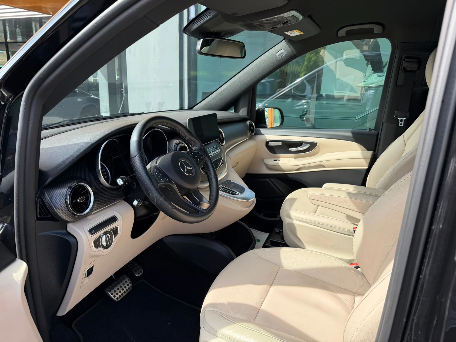 MERCEDES-BENZ V 300 d lang AMG Line Av. 4Matic 9G-Tronic / Pano-Dach + El.-Türen-image-10
