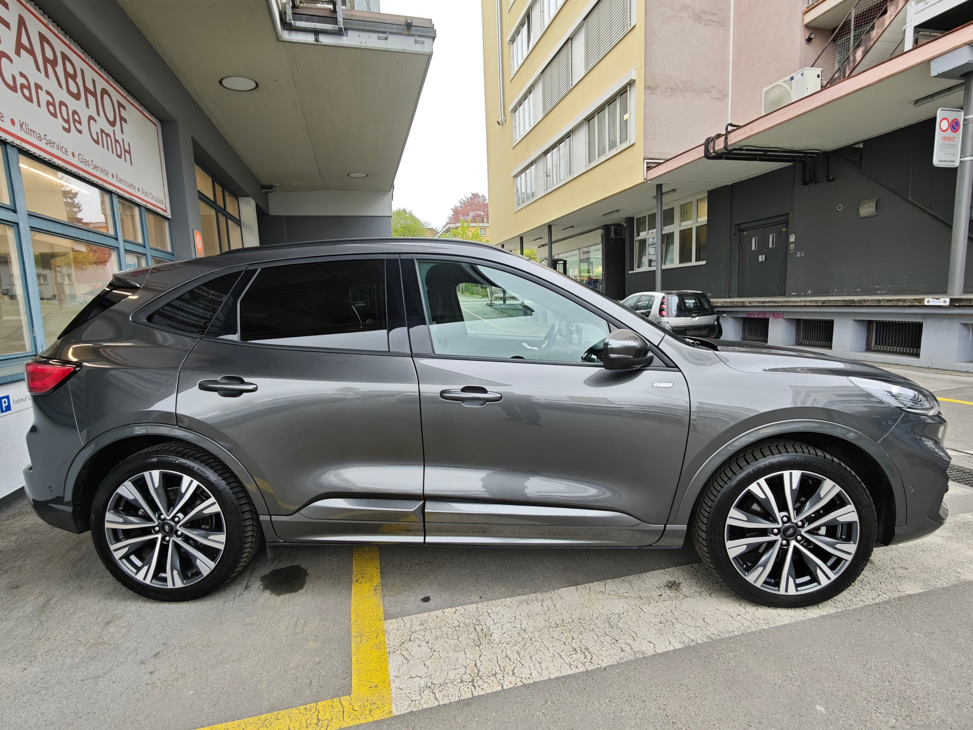 FORD Kuga 2.5 PHEV ST-Line X 2WD-image-2