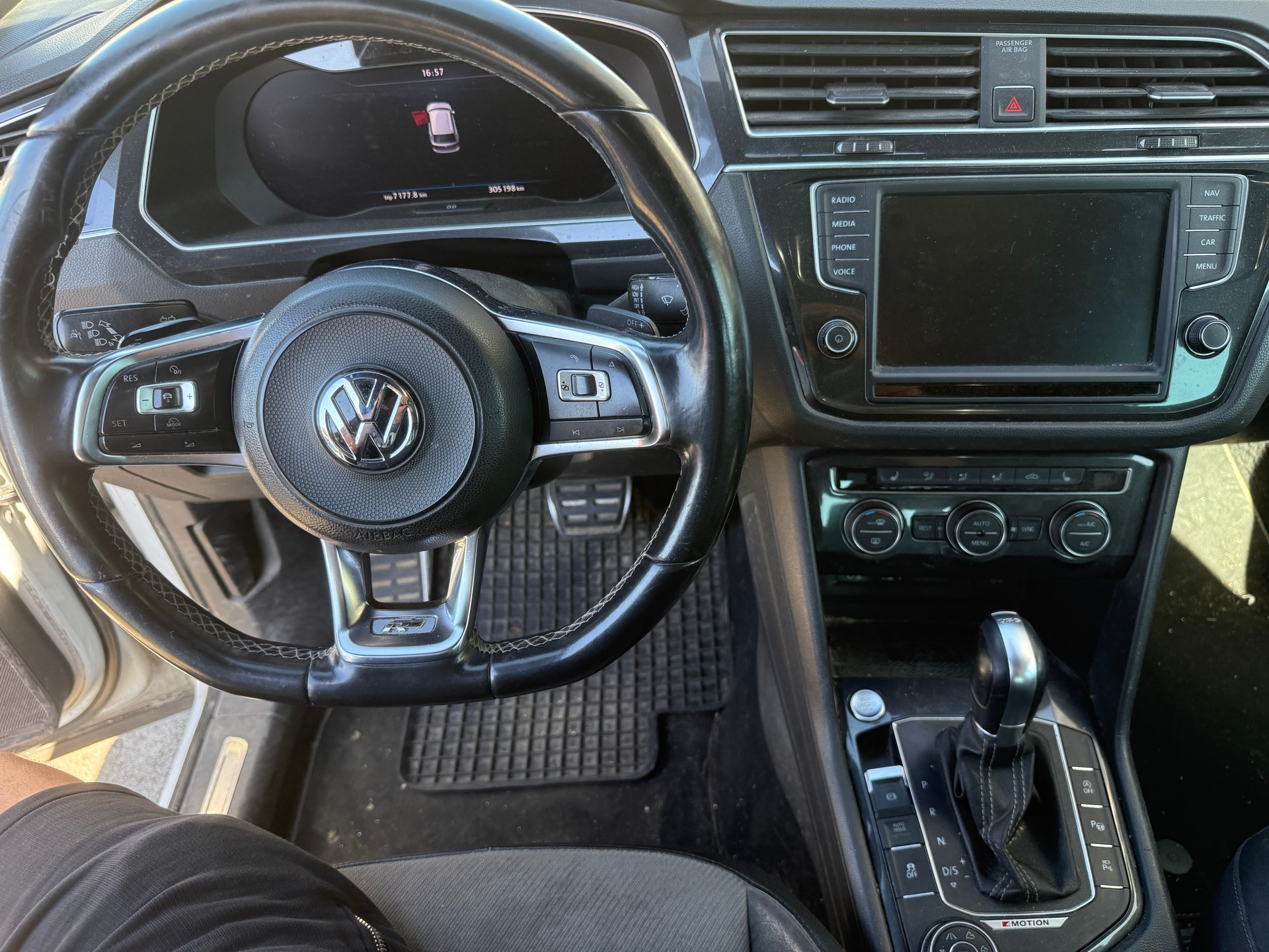 VW Tiguan 2.0TSI Highline 4Motion DSG-image-12
