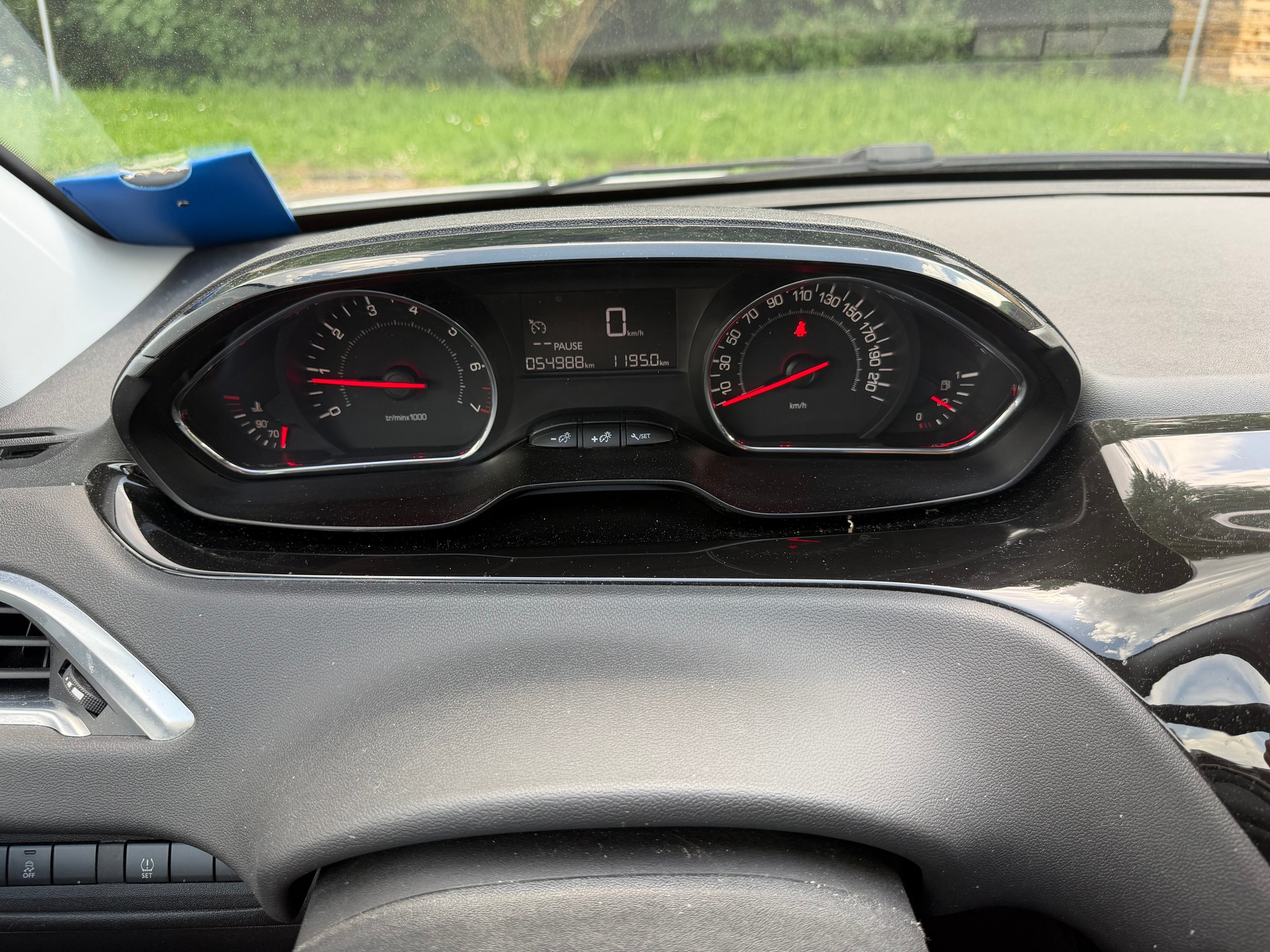 PEUGEOT 208 1.2 VTI Active-image-7
