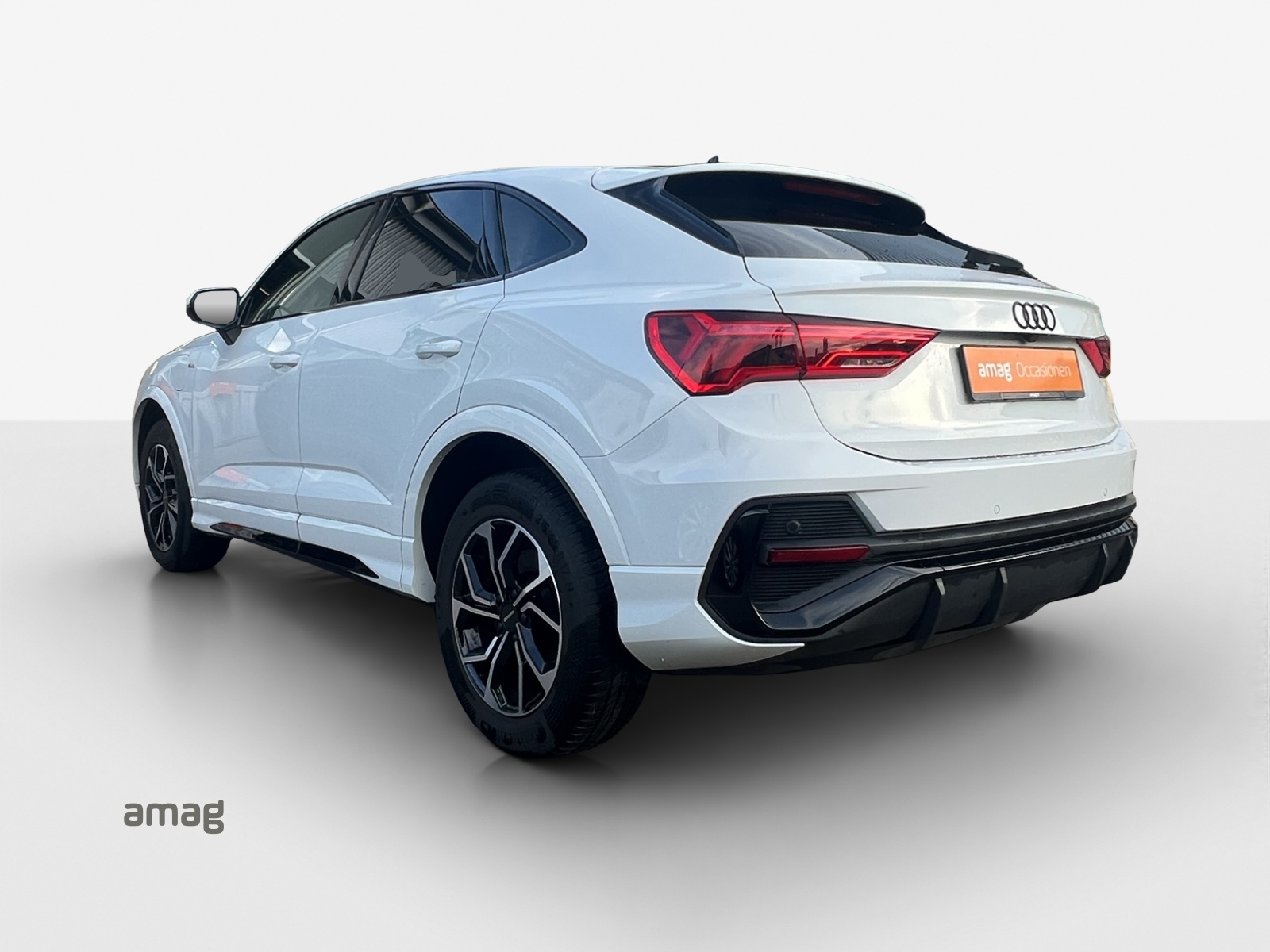 AUDI Q3 Sportback 45 TFSI e S line Attraction S-tronic-showroom-element-2