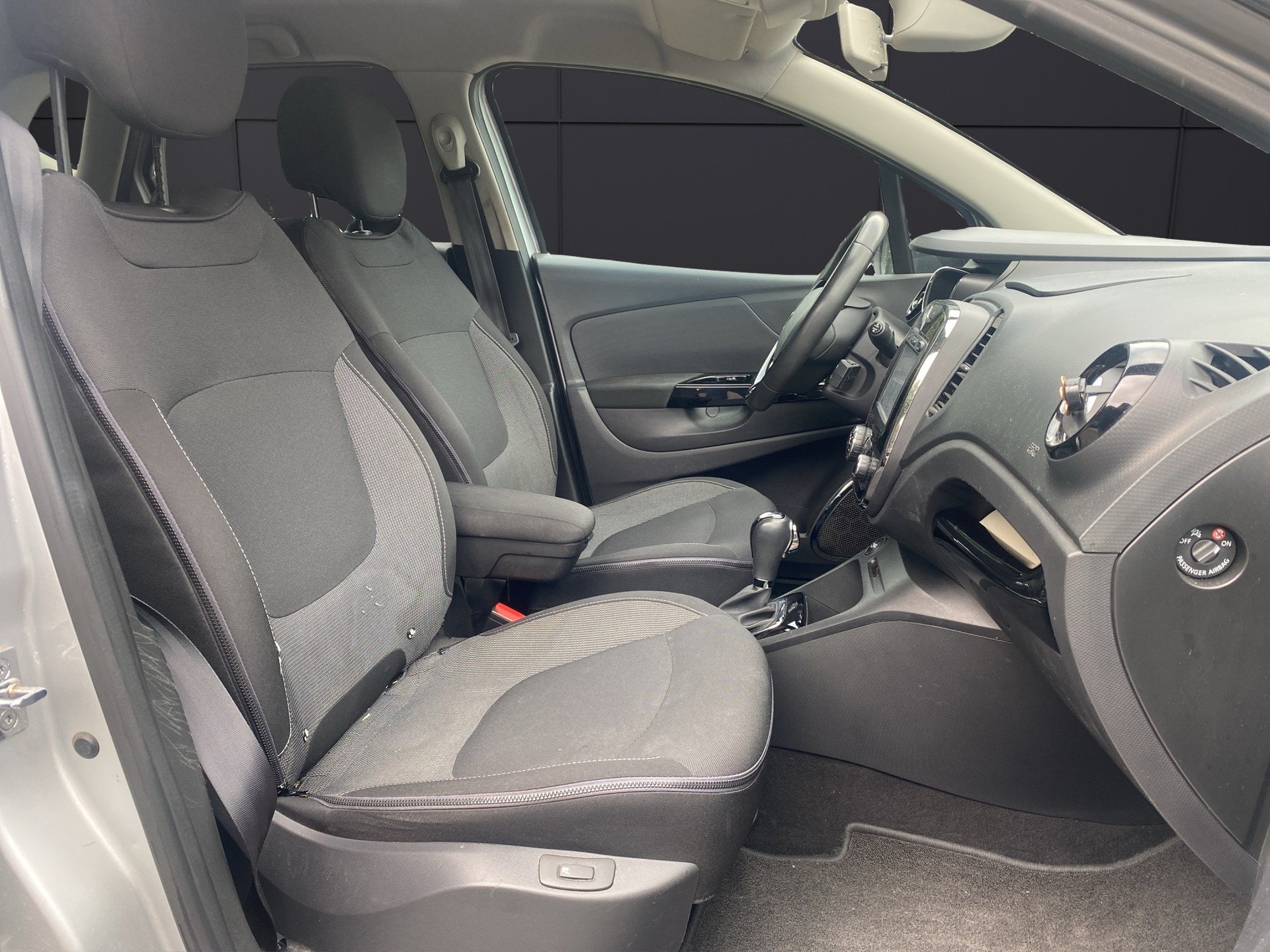 RENAULT Captur 1.2 T 16V Dynamique EDC-image-14
