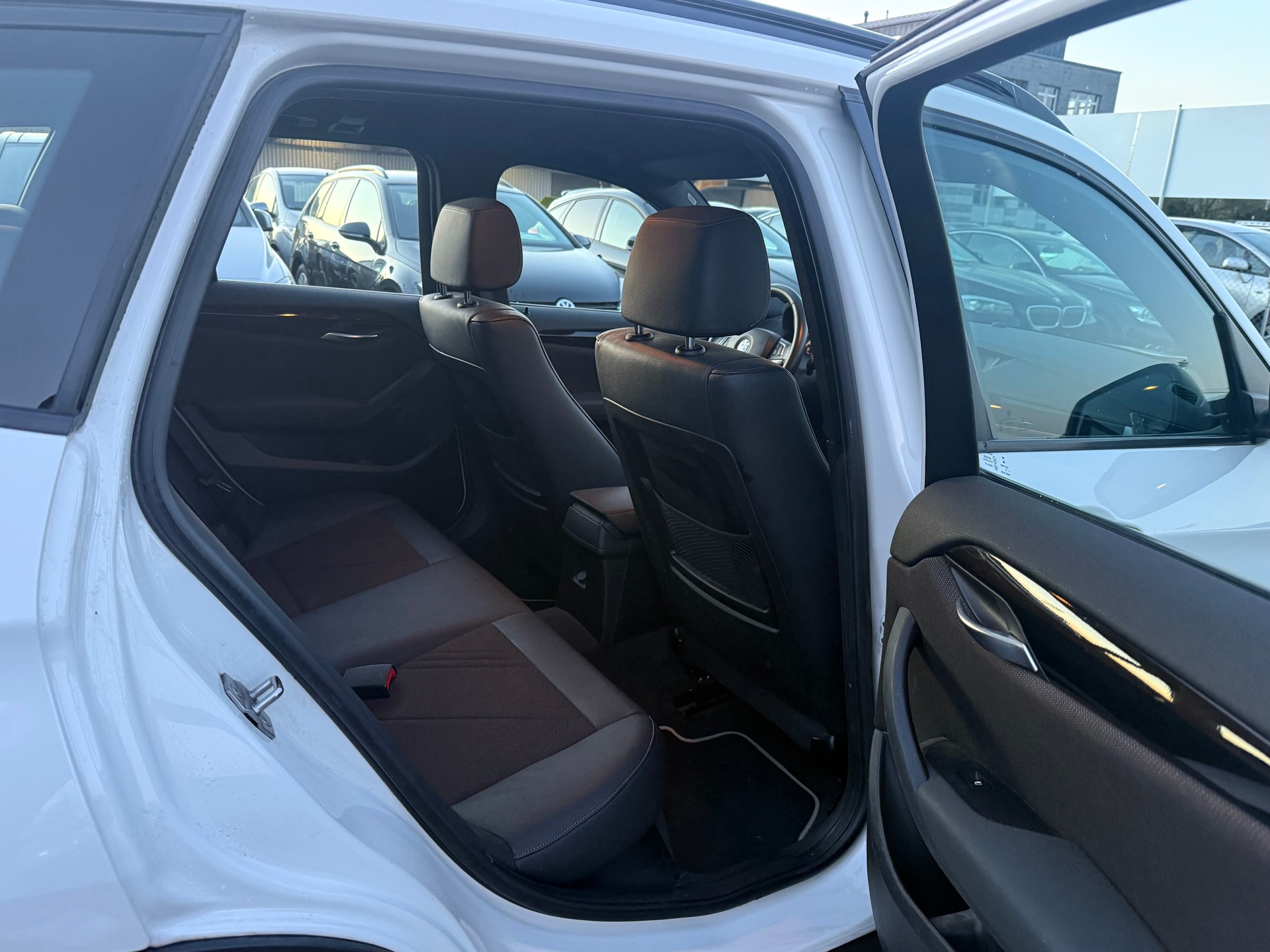 BMW xDrive 25d xLine Steptronic / Frisch ab MFK & Service / 1 Jahr Garantie / 1.Hand / 8-fach bereift-image-11