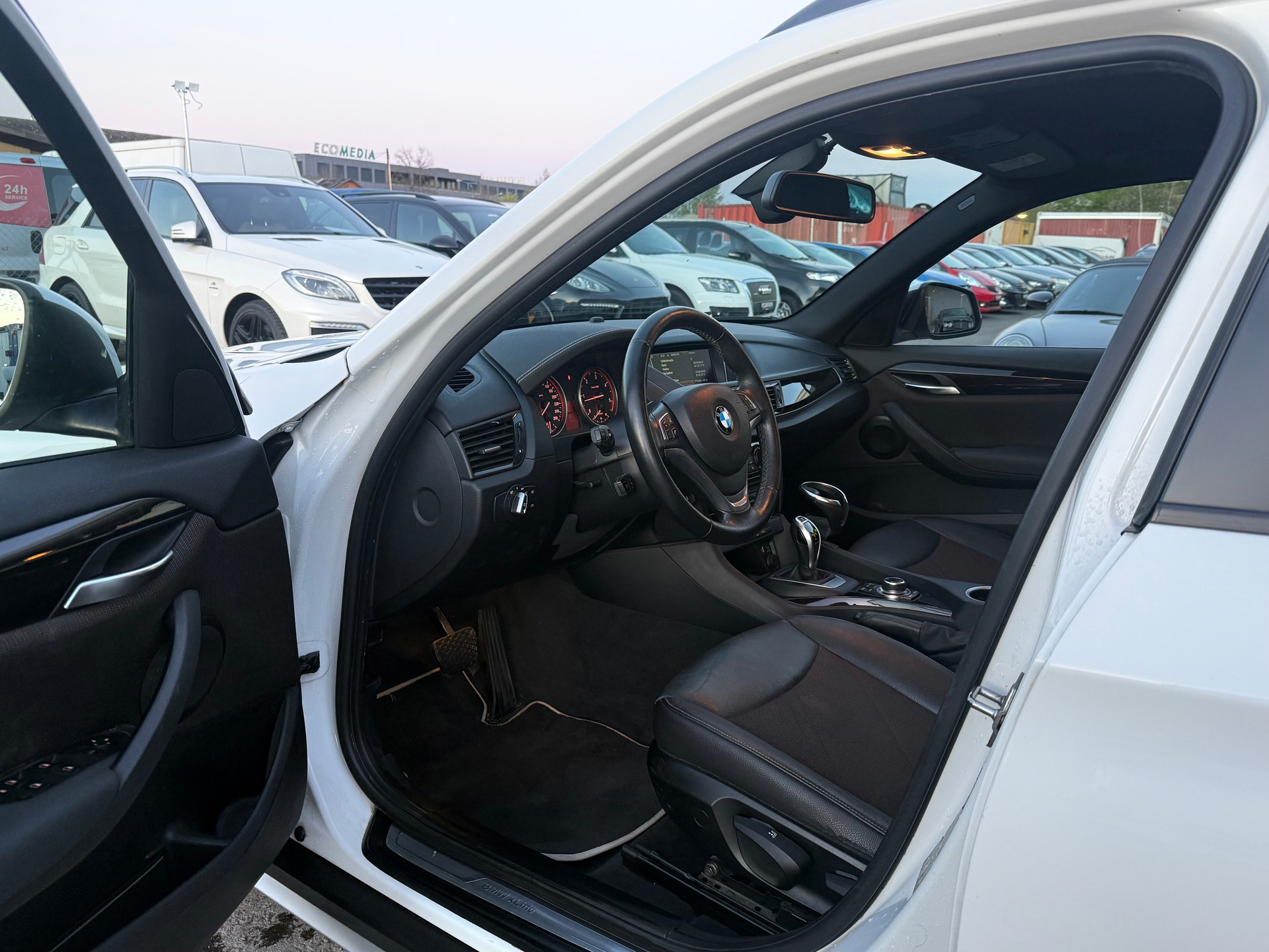 BMW xDrive 25d xLine Steptronic / Frisch ab MFK & Service / 1 Jahr Garantie / 1.Hand / 8-fach bereift-image-10