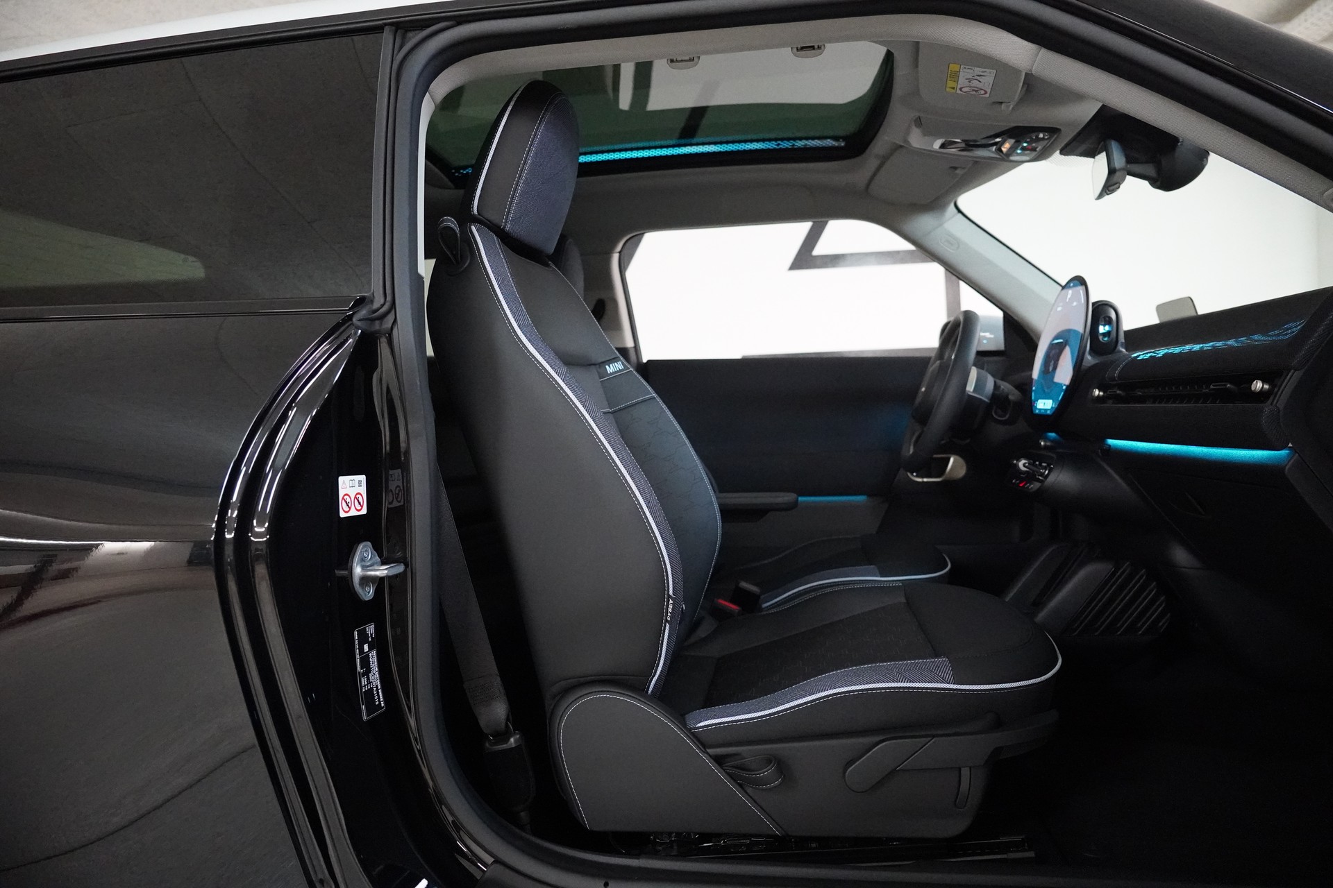 MINI Cooper SE-image-15