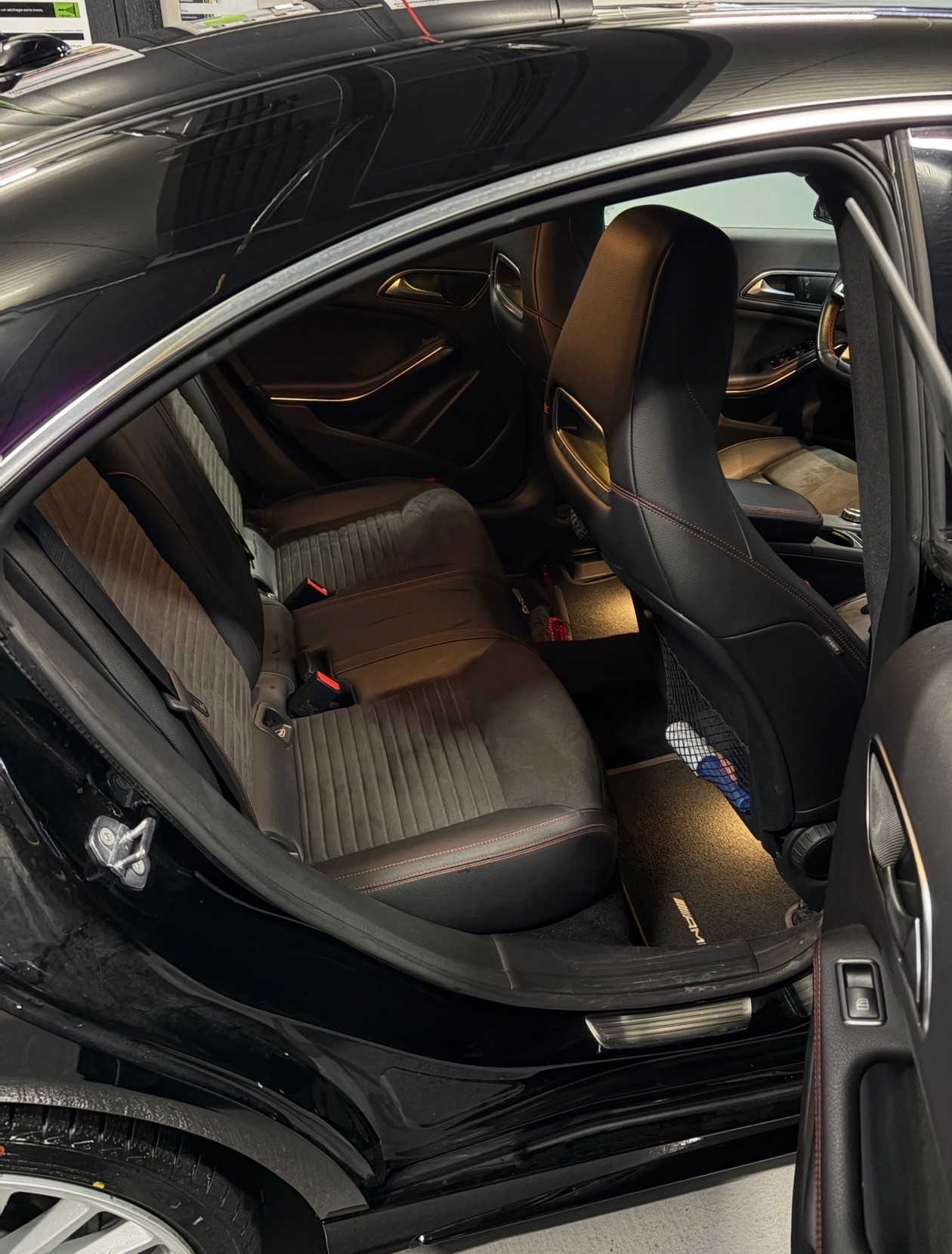 MERCEDES-BENZ CLA 250 AMG Line 4m-image-4