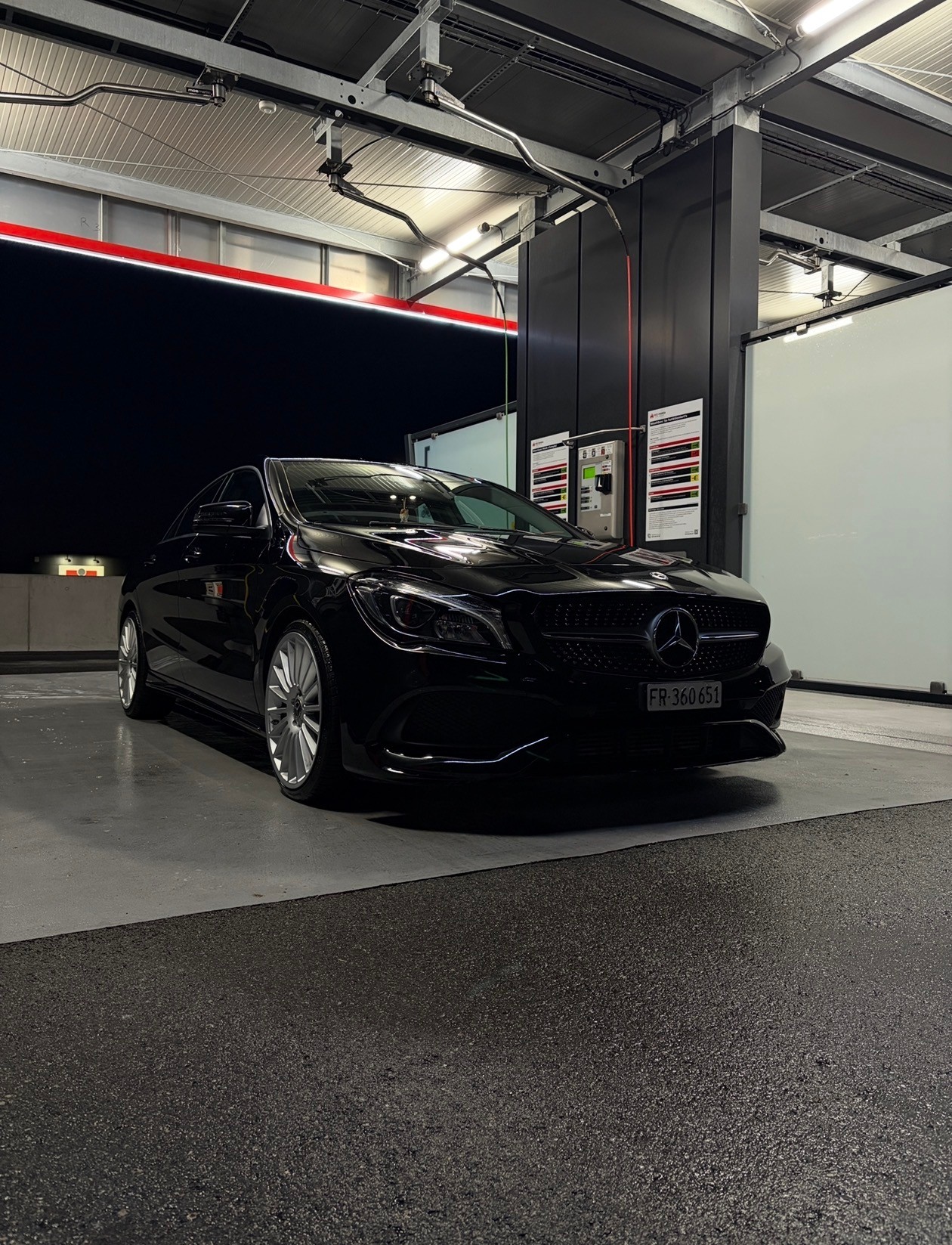 MERCEDES-BENZ CLA 250 AMG Line 4m