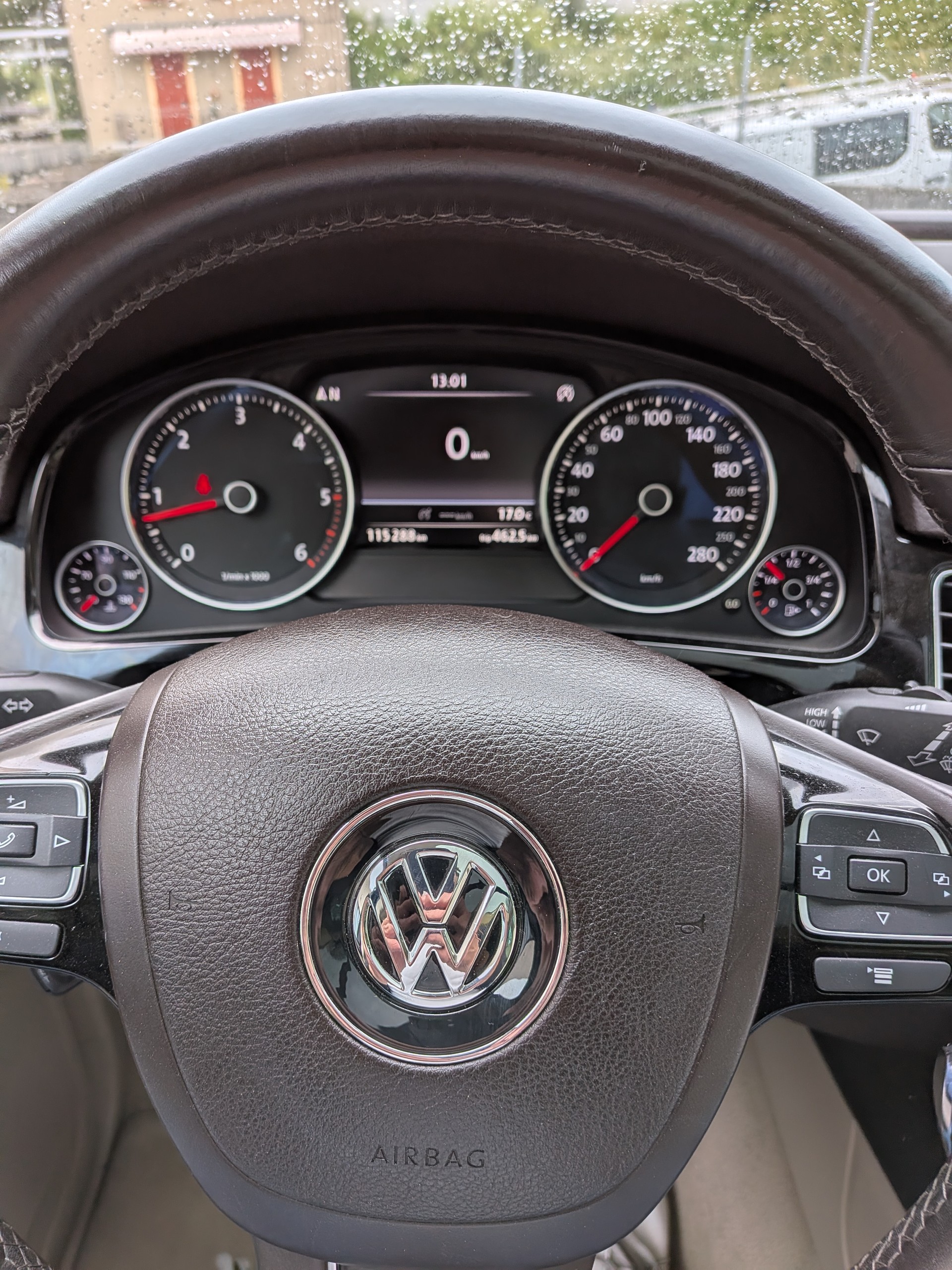 VW Touareg 3.0 TDI BlueMotion Technology Tiptronic-image-14